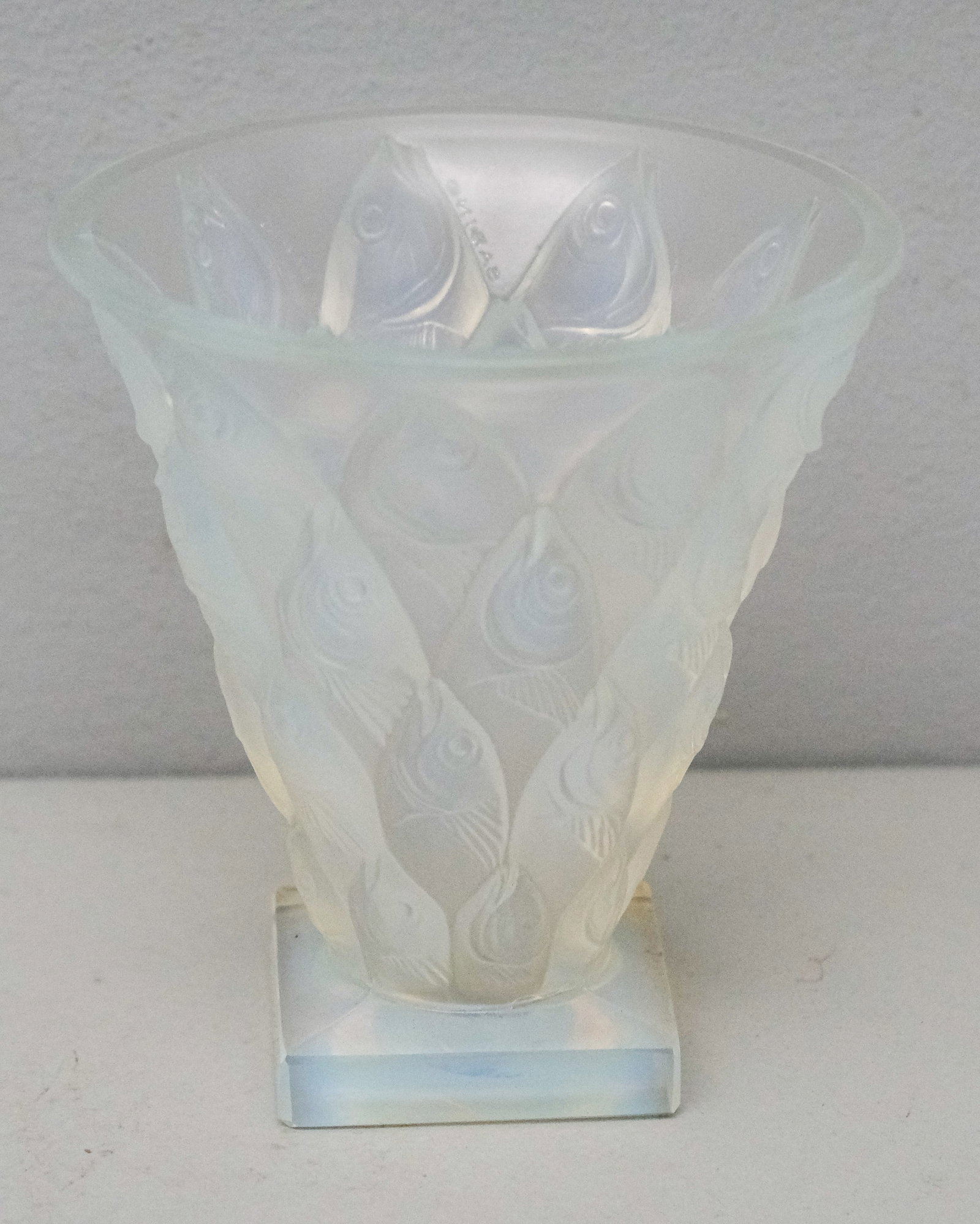 Sabino Opalescent Art Glass Poissons Vase (1 of 10)