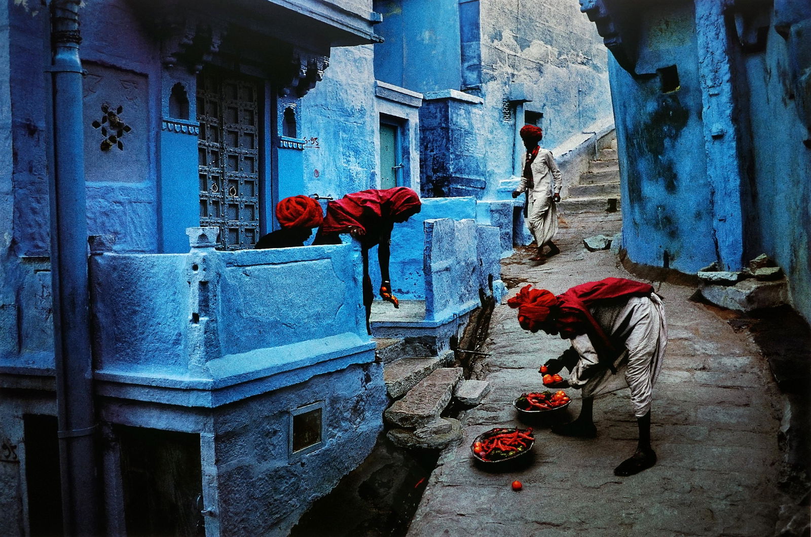 STEVE MCCURRY - Fruit Vendor, Jodhpur, India, 1996 -: ARTIST: STEVE MCCURRY TITLE: "Fruit Vendor, Jodhpur, India, 1996" MEDIUM: Fuji Crystal Archive Paper. Printed 2012. SIZE: Paper - 20"x24", Matted - 24"x30" DESCRIPTION: Signed, numbered and date