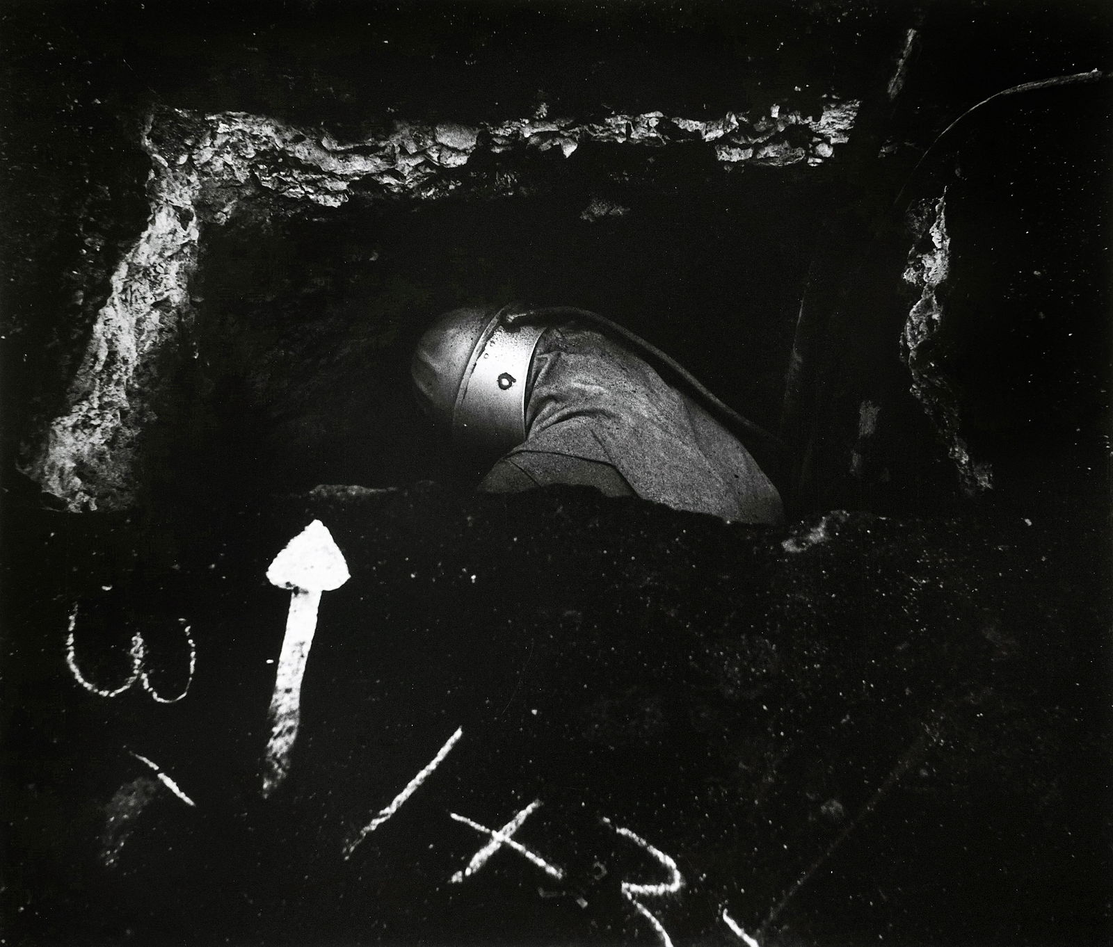 MINOR WHITE - Sandblaster, San Francisco, California, (1 of 4)