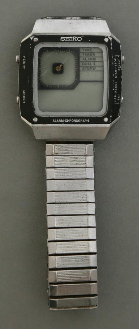 Vintage Seiko G757-4010 James Bond Octopussy Watch: This lot is for a rare Seiko G757-4010 James Bond Octopussy watch.