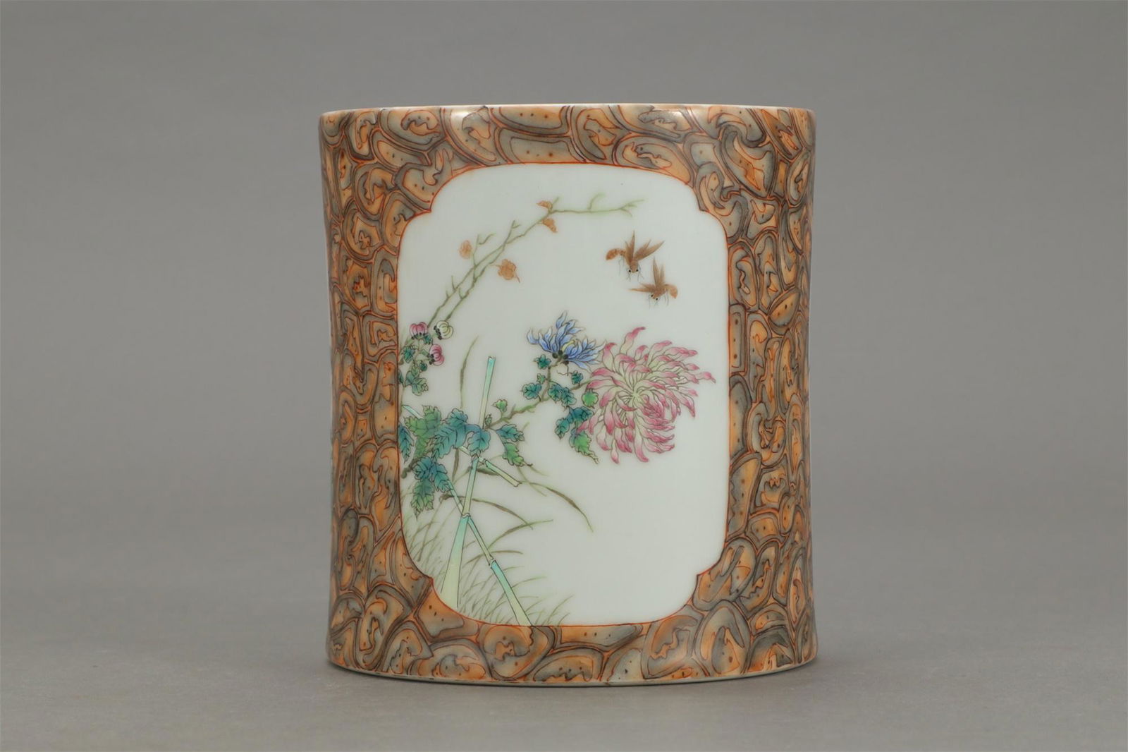 A Chinese Famille Rose Flower&Bird Pattern Porcelain: A Chinese Famille Rose Flower&Bird Pattern Porcelain Brush Pot