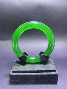 JADEITE BRACELET: Name JADEITE BRACELET Material JADEITE Dimensions ID6CM 88.9G Condition Additional photographs and Condition reports are provided by request as a courtesy to our clients, as such any