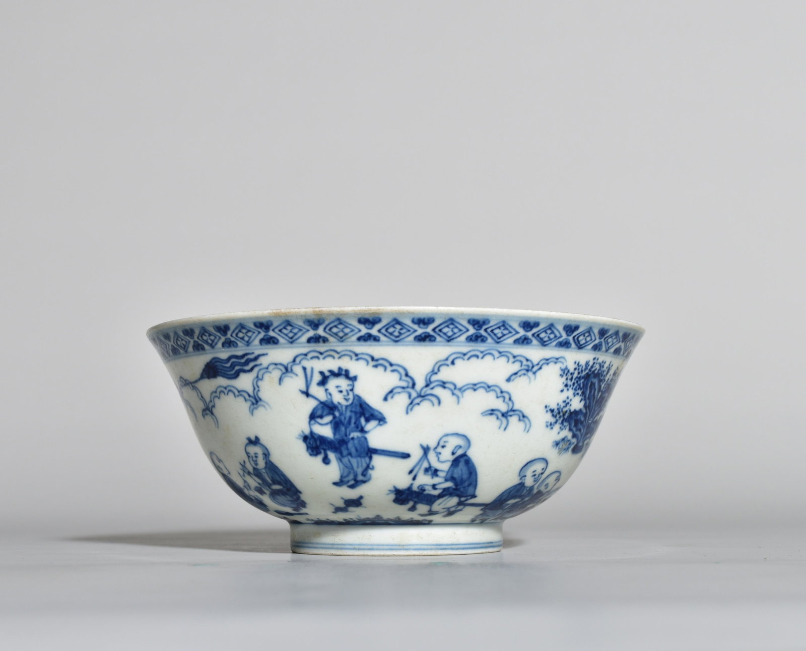 Ming Dynasty Blue and White Figure Bowl: Name Ming Dynasty Blue and White Figure Bowl Dimensions D: 16.5CM Condition Important Chinese art from the collection of Mr. Jacques Bardac.This sale presents a selection of58 objects (LOT#5