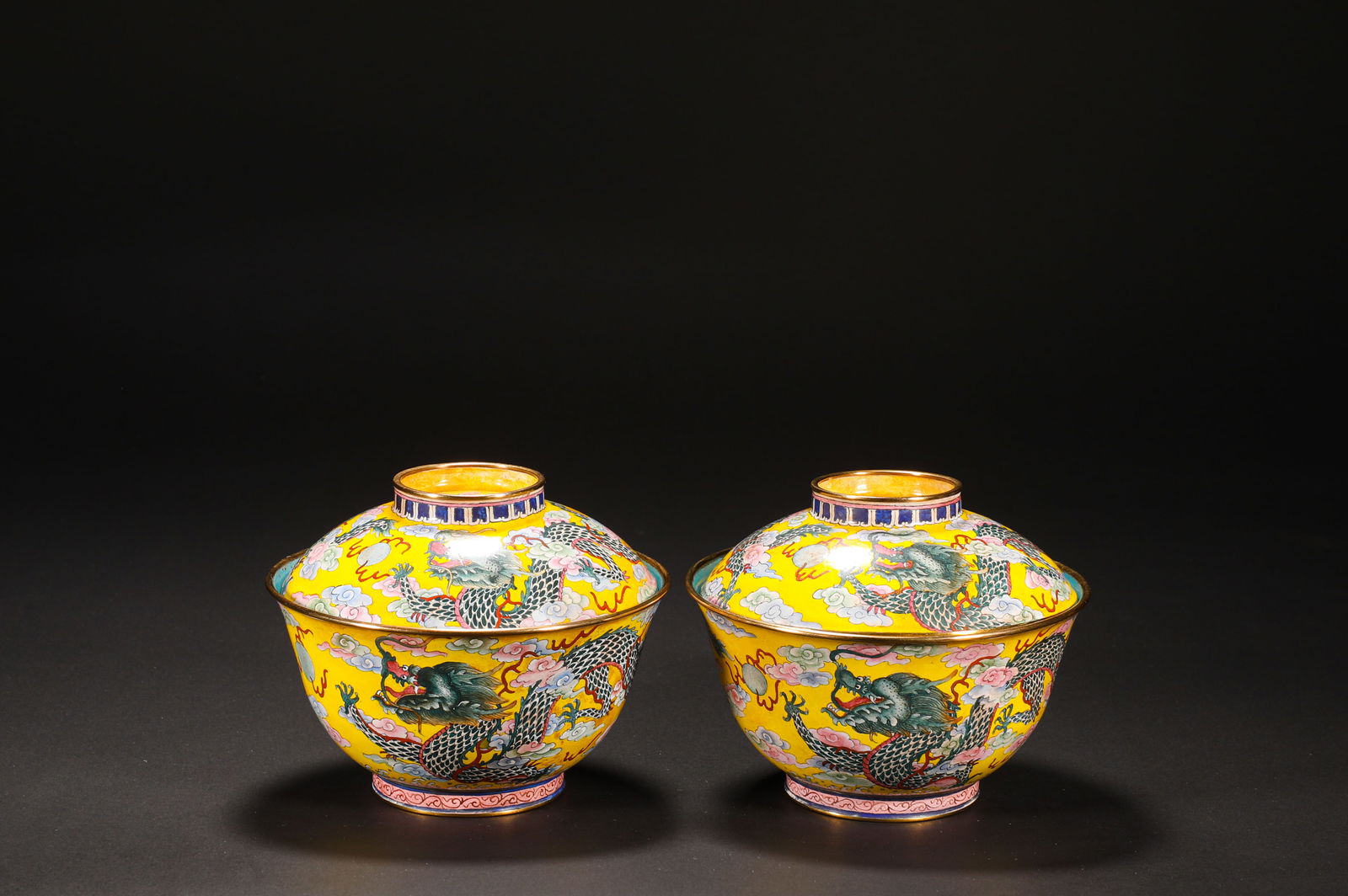Qing Dynasty dragon-patterned enamel tea cups: Name Qing Dynasty dragon-patterned enamel tea cups Dimensions H:8cm,D:10.5cm,Weight:630g Condition Additional photographs and Condition reports are provided by request as a courtesy to