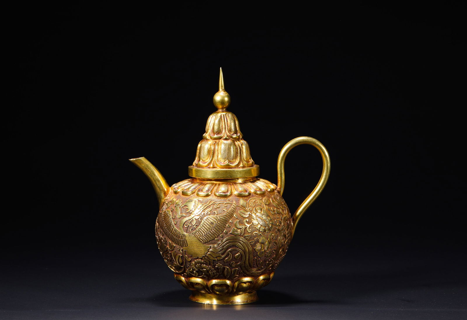 Tang Dynasty gilded copper wine pot (1 of 8)