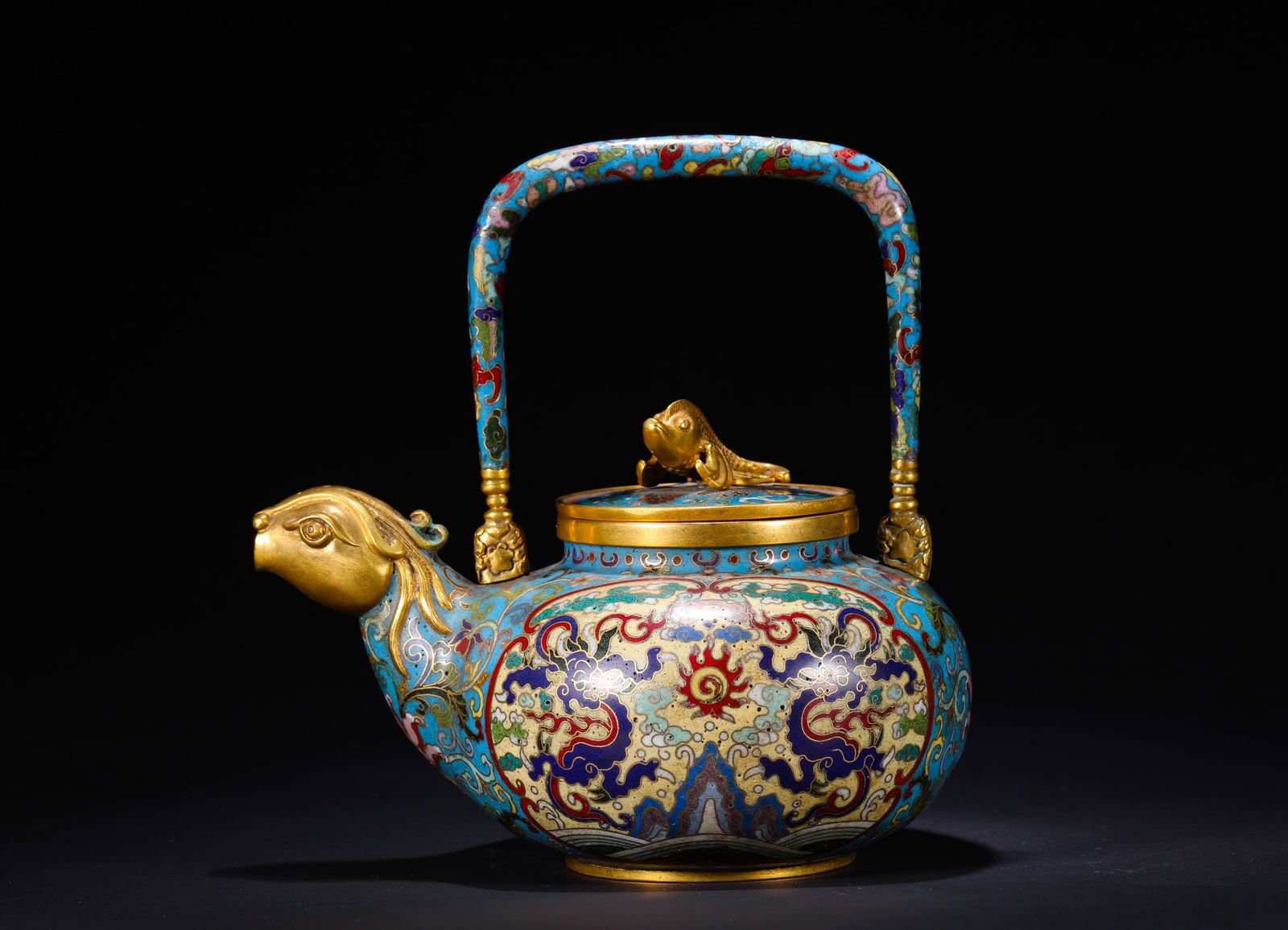 Qianlong copper cloisonne enamel pot of the Qing Dynasty: Name Qianlong copper cloisonne enamel pot of the Qing Dynasty Dimensions H:14.5cmW:14.5cmWeight:480g Condition Additional photographs and condition reports are available upon requ