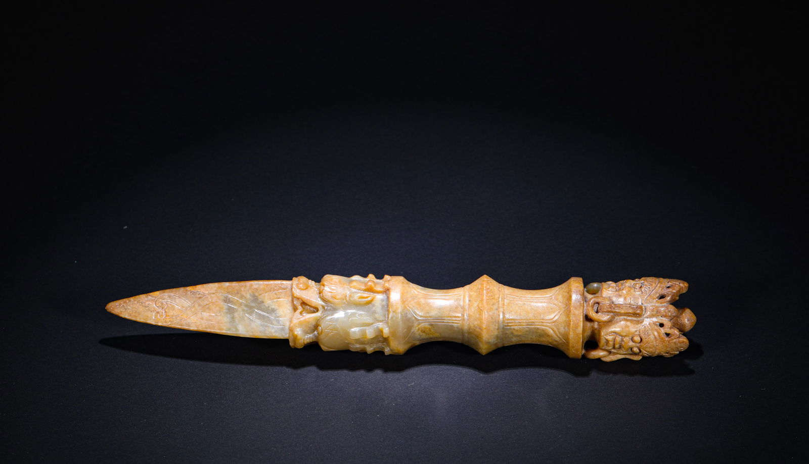 Tang Dynasty Hetian jade ritual implements (1 of 6)