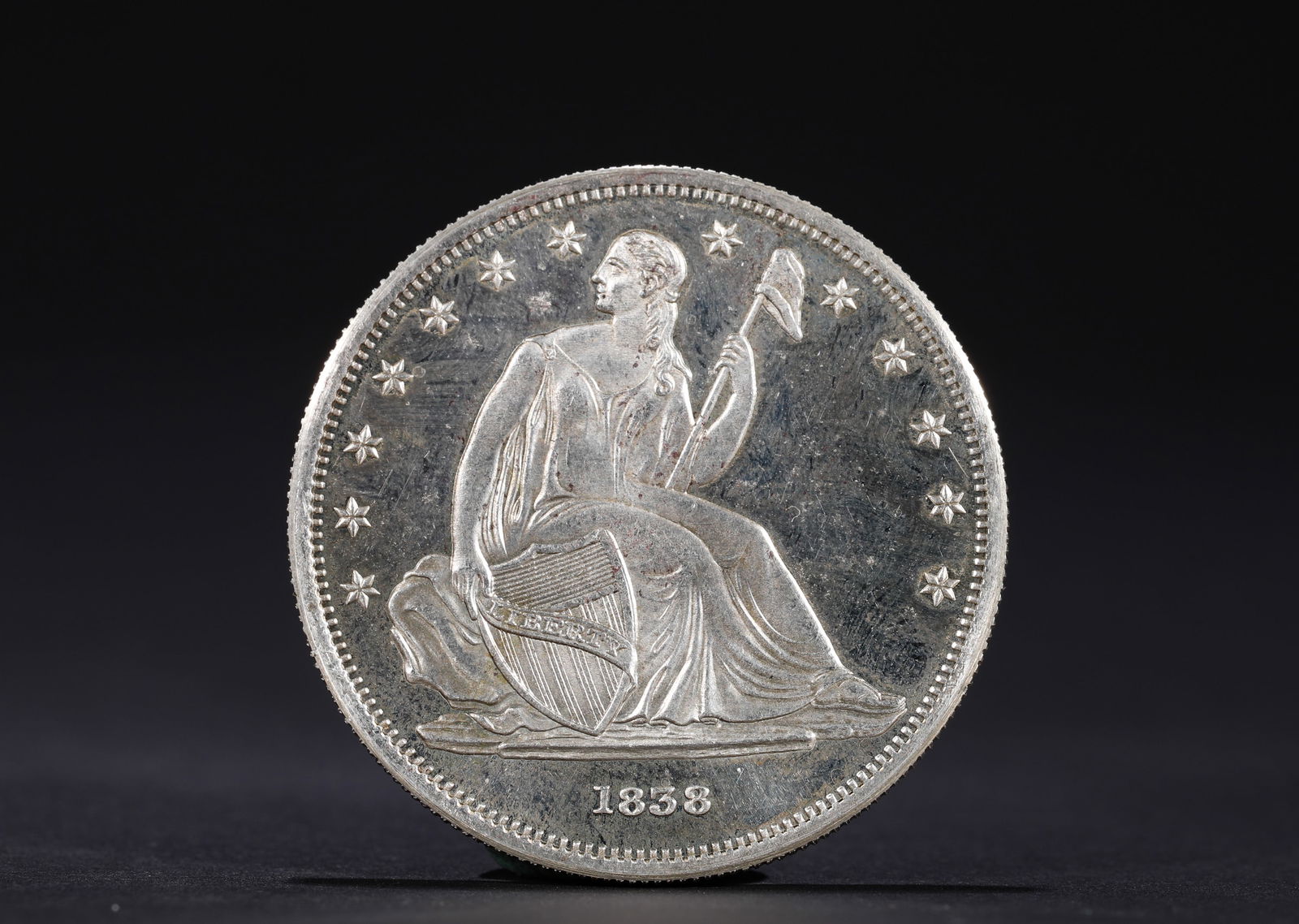 1838 American Statue of Liberty silver coin: Name 1838 American Statue of Liberty silver coin Dimensions D:3.7cmWeight:27g Condition Additional photographs and condition reports are available upon request as a courtesy to our