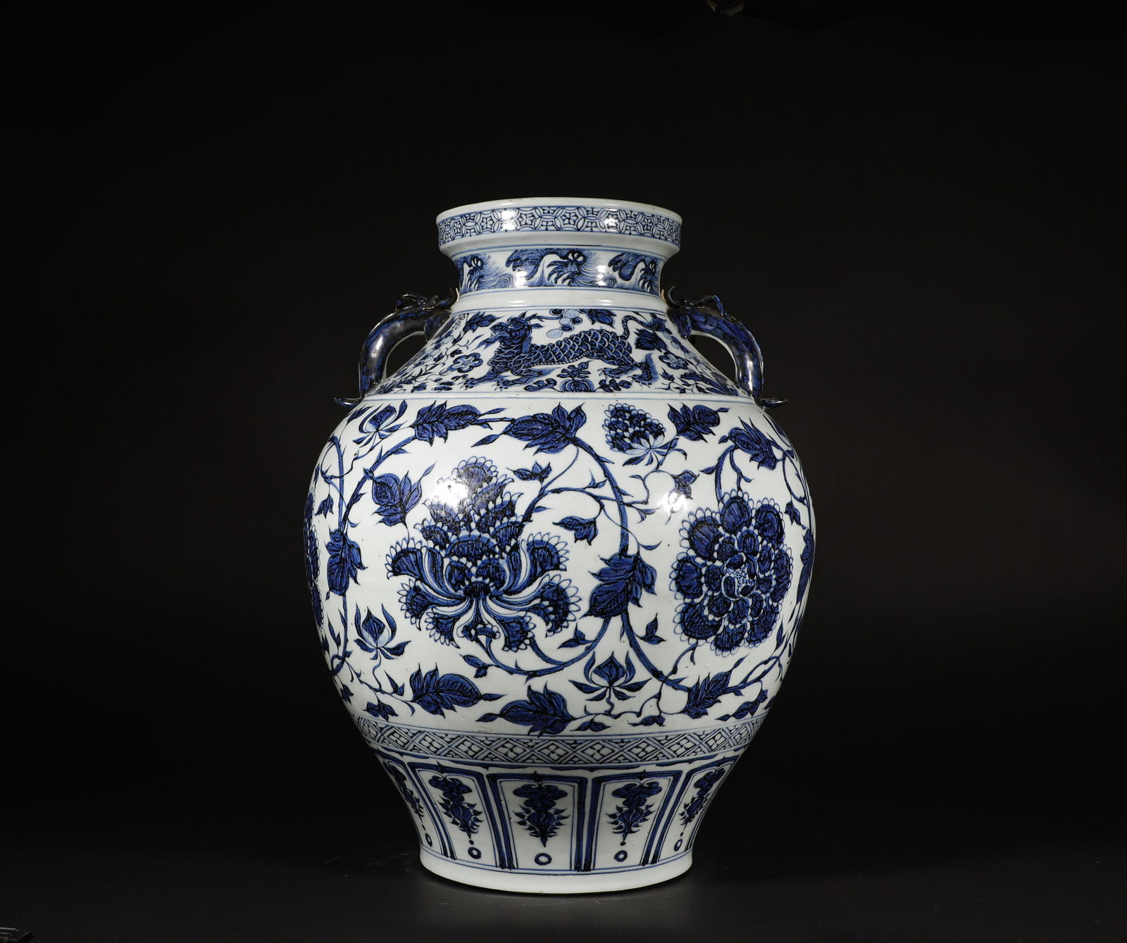 Yuan Dynasty blue and white porcelain jar (1 of 11)