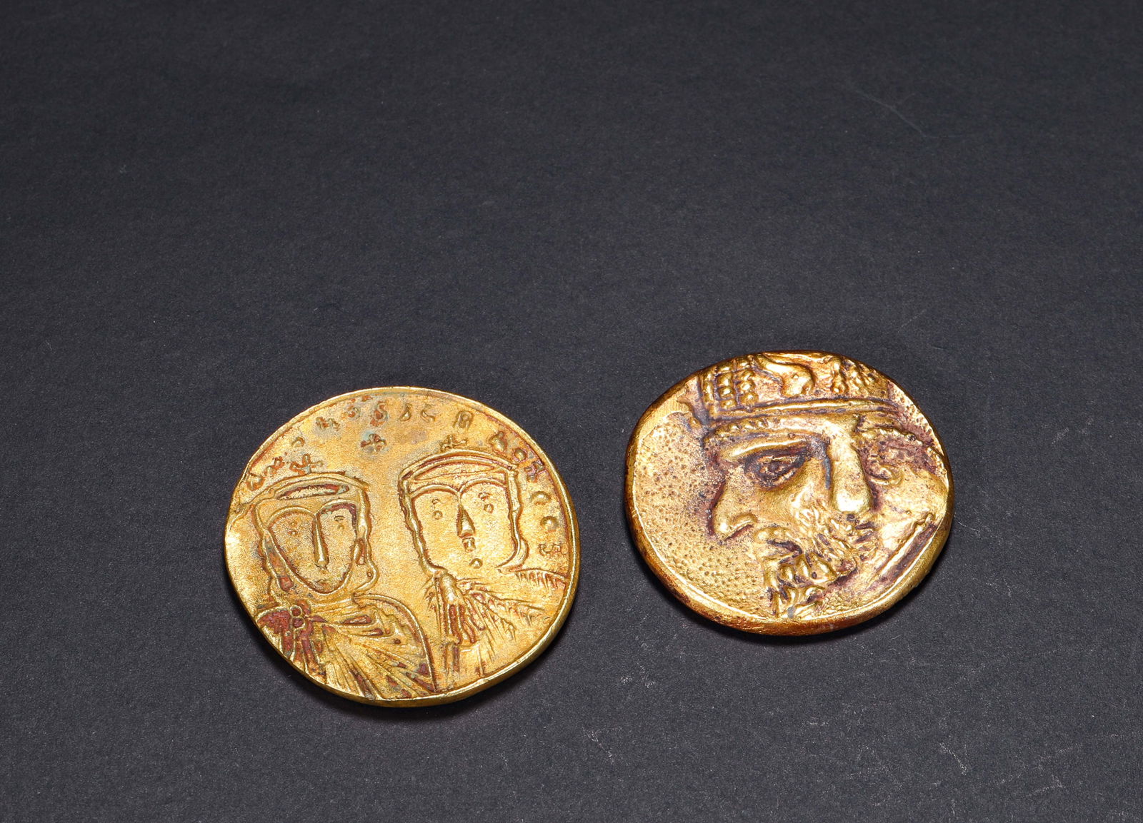 Bronze gilt coins of the Roman Dynasty from the 3rd century (1 of 3)
