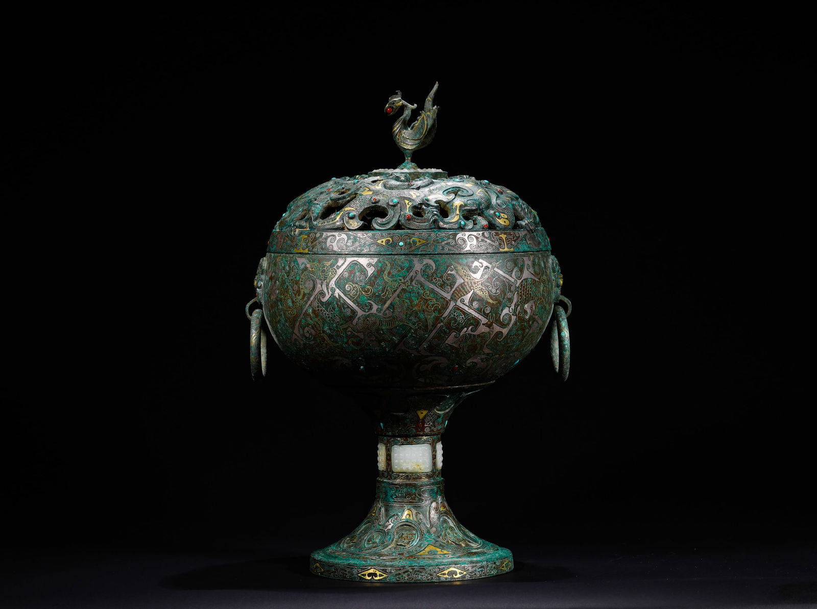 Han Dynasty Copper cuo Gold and silver incense: Name Han Dynasty Copper cuo Gold and silver incense Dimensions H:31cmW:19cmWeight:3290g Condition Additional photographs and condition reports are available upon request as a cour