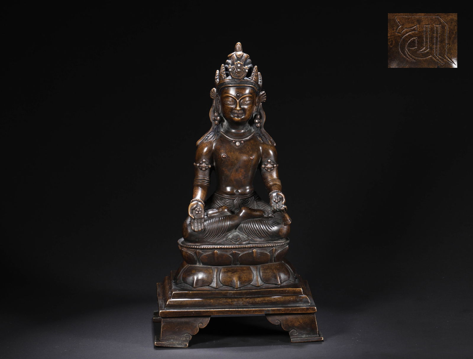 15th-century alloy copper Buddha statues: Name 15th-century alloy copper Buddha statues Dimensions H:26cmW:13.5cmWeight:1860g Condition Additional photographs and condition reports are available upon request as a courtesy