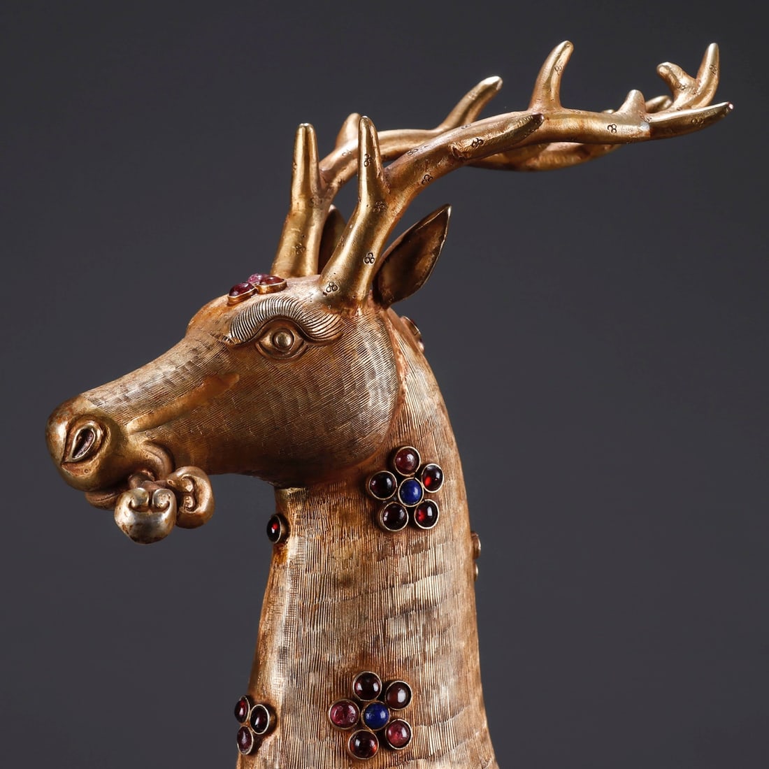 Inlaid?And?Gilt?Bronze?Figure?Of?Deer - 5