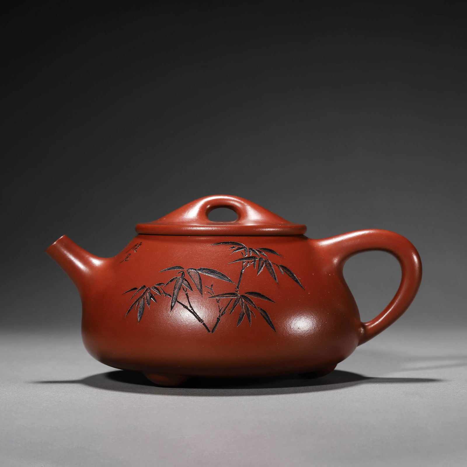 Gu Jingzhou Mark Zisha Bamboo Pattern Pot: Name Gu Jingzhou Mark Zisha Bamboo Pattern Pot Dimensions Length:18cm, Width:13cm, Height:8.5cm, ? Condition Additional photographs and condition reports are available upon request as a