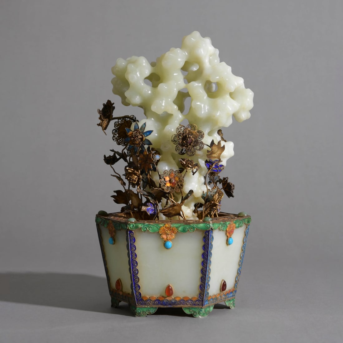 Gilt-Decorated?Chinese?White?Jade?Bonsai: Name Gilt-Decorated?Chinese?White?Jade?Bonsai Dimensions Length:13cm; Height:24.5cm;? Condition Additional photographs and condition reports are available upon request as a courtesy to our