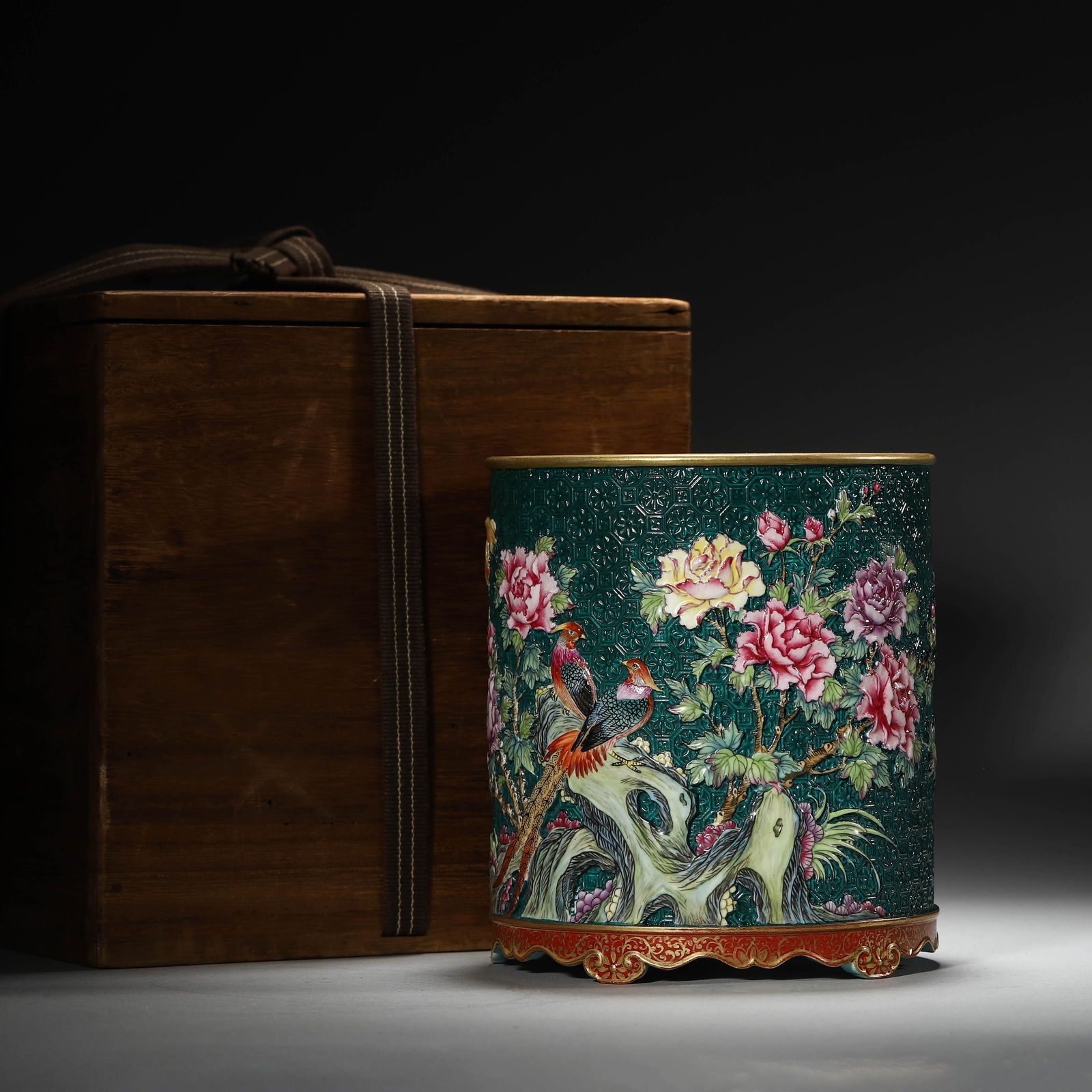 Green-Ground Carved Porcelain "Flower-And-Bird" Brushpot: Name Green-Ground Carved Porcelain "Flower-And-Bird" Brushpot Dimensions Diam.12cm Height:13.5cm Condition Additional photographs and condition reports are available upon request as a courtesy