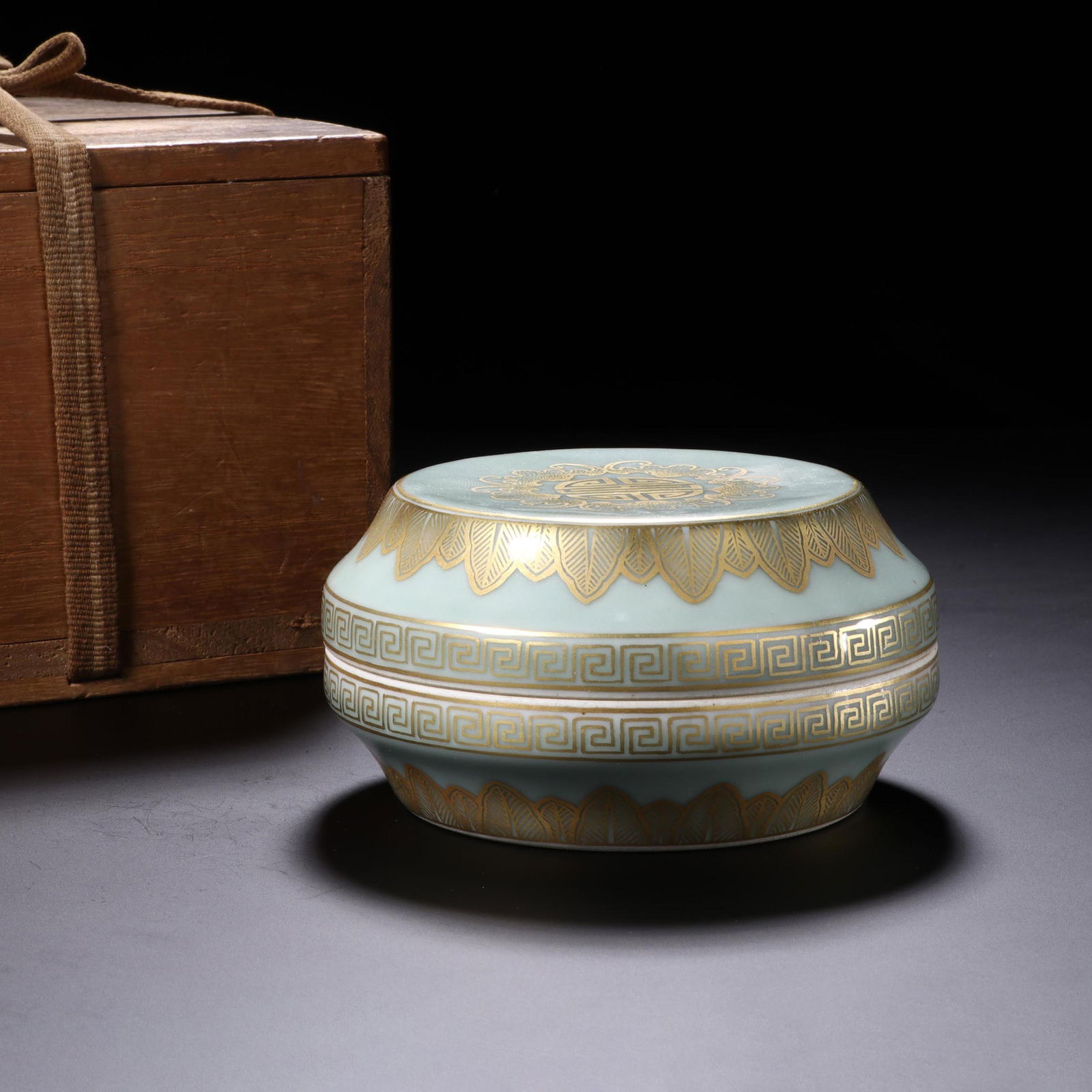 Celadon-Glazed And Gilt "Covered" Box: Name Celadon-Glazed And Gilt "Covered" Box Dimensions Diam.10cm Height:5.2cm Condition Additional photographs and condition reports are available upon request as a courtesy to our cl