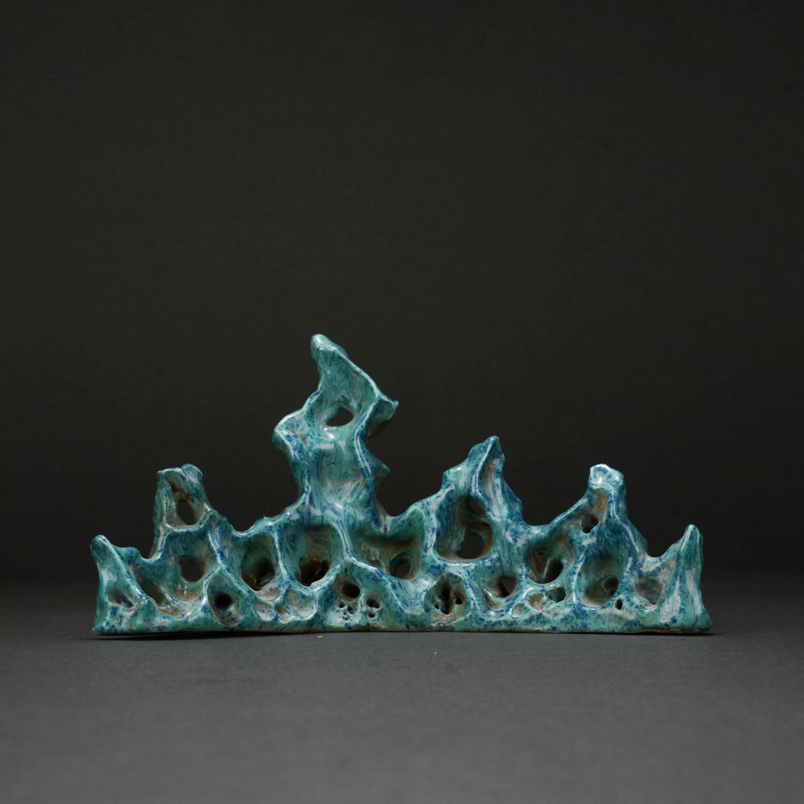 Porcelain brush rack (1 of 8)