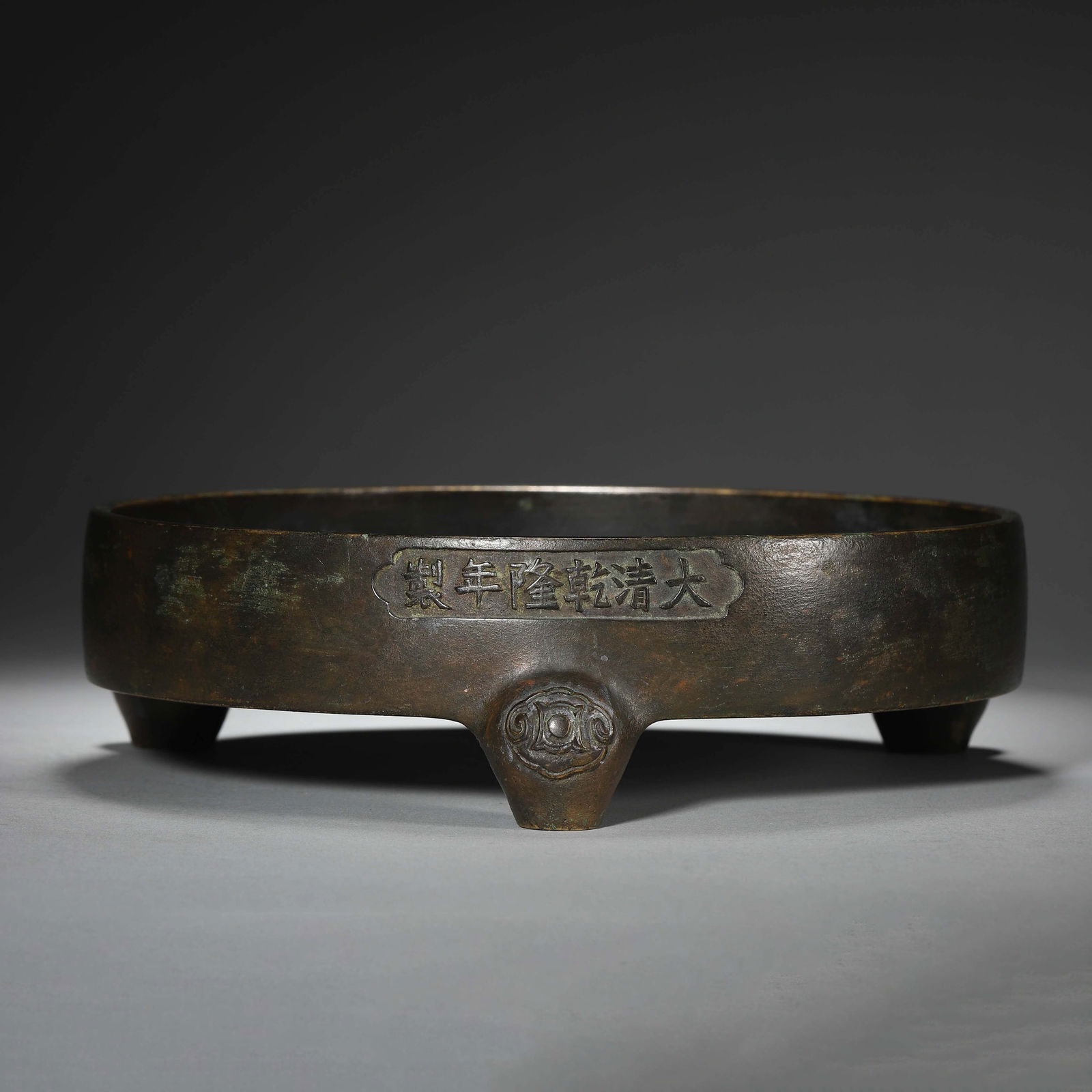 Bronze "Censer": Name Bronze "Censer" Dimensions Height:5.8cm Diam.20.6cm Condition Additional photographs and condition reports are available upon request as a courtesy to our clients. Any condition