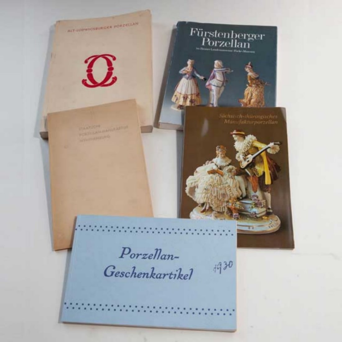 Five books/catalogs on famous German porcelain - 2