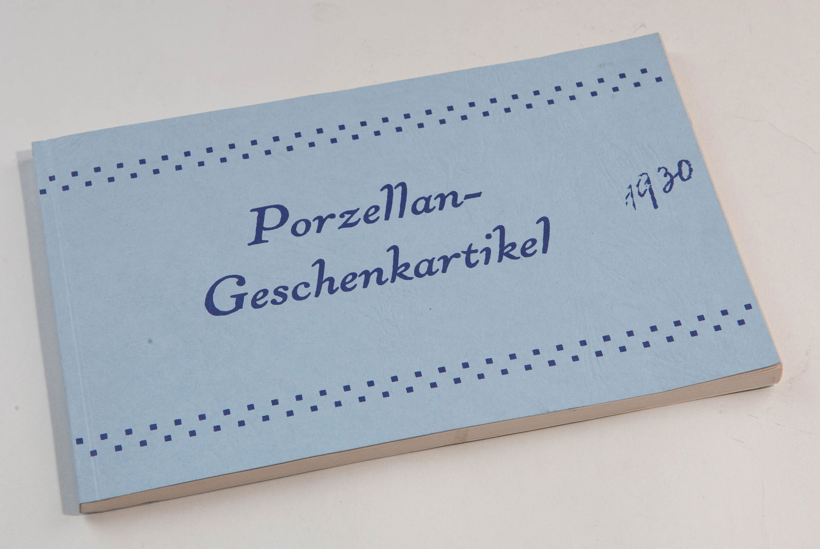 Five books/catalogs on famous German porcelain - 8
