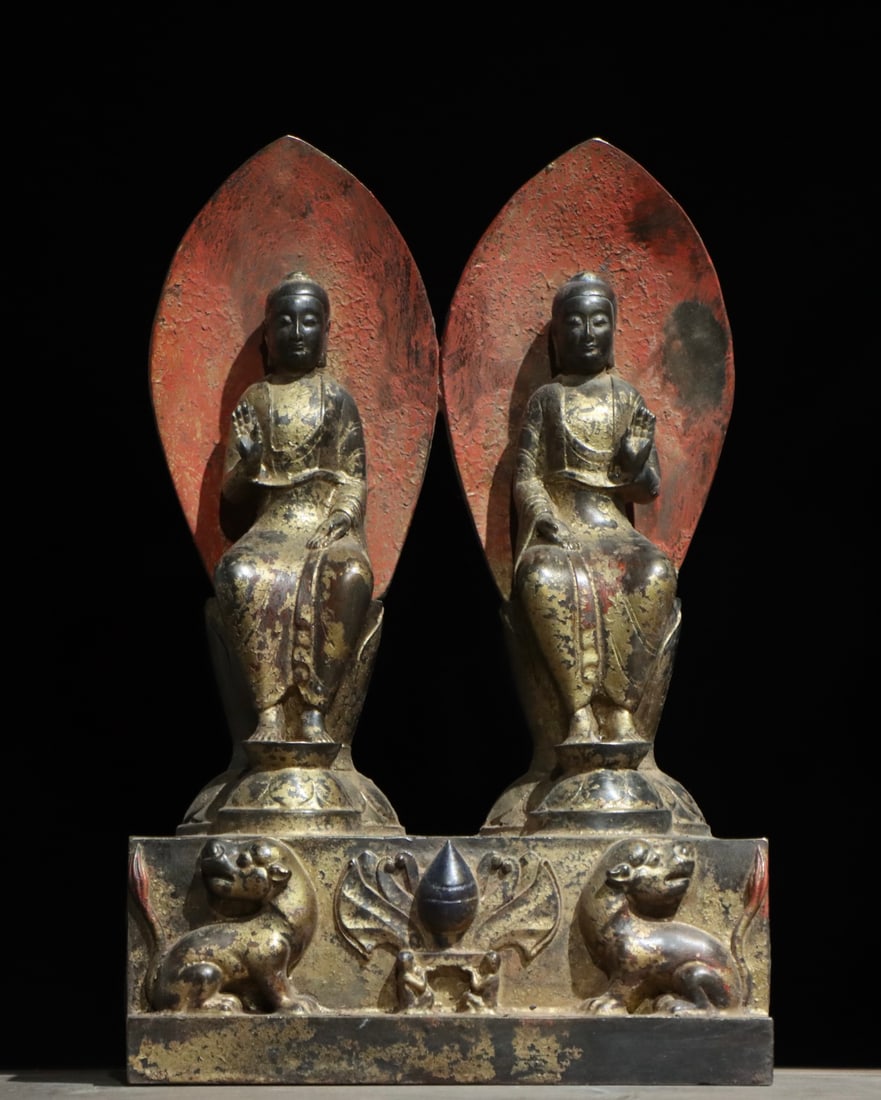 Double Buddha statues in copper, gold and cinnabar from the Northern Wei Dynasty: Name Double Buddha statues in copper, gold and cinnabar from the Northern Wei Dynasty Dimensions H:27cm W:17cm Condition Additional photographs and condition reports are available up
