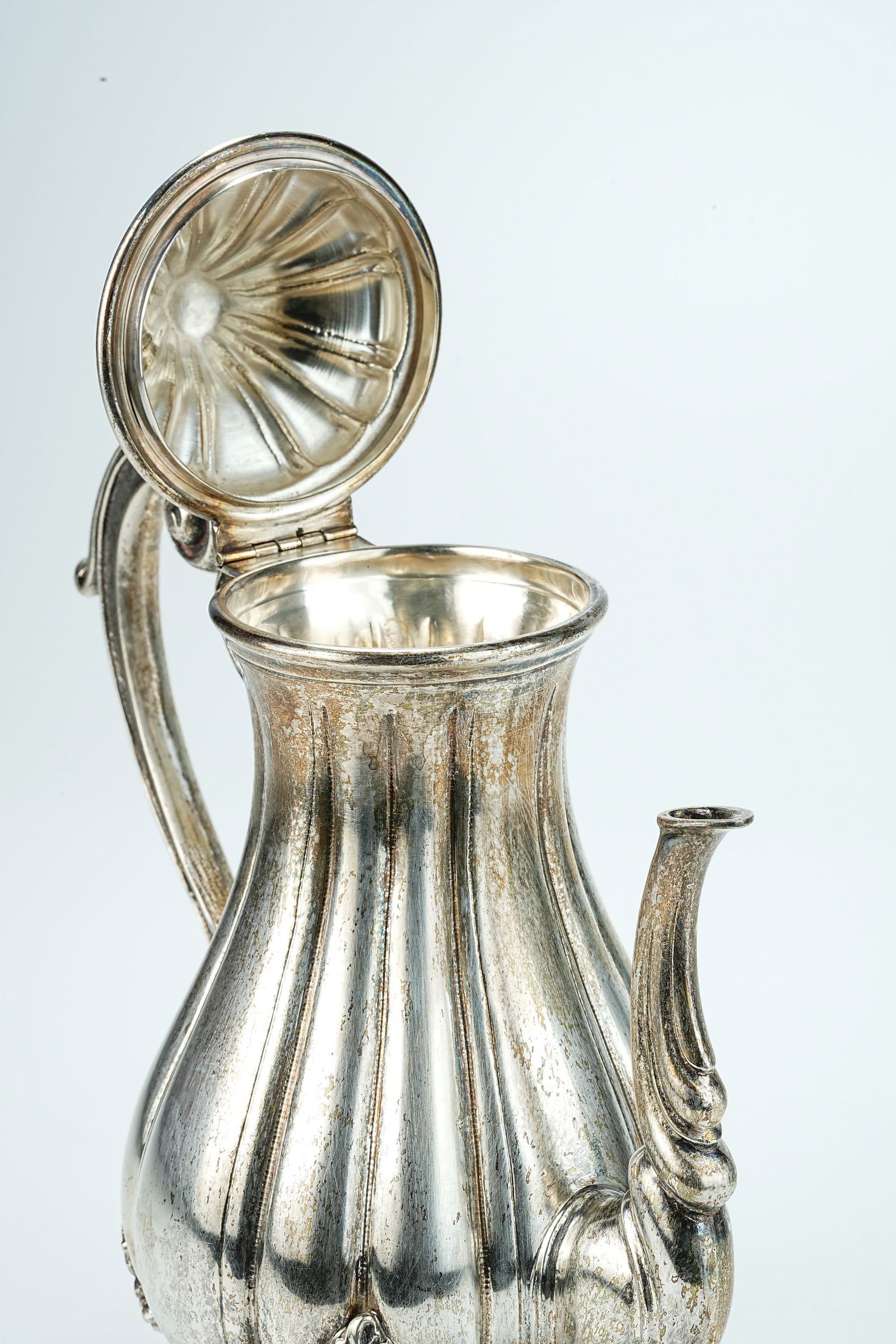 Sterling silver tea/coffee pot - 4