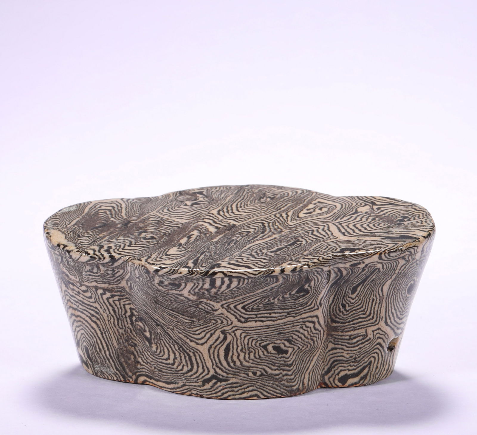 Pulse diagnosis of Tang Dynasty twisted body porcelain (1 of 6)