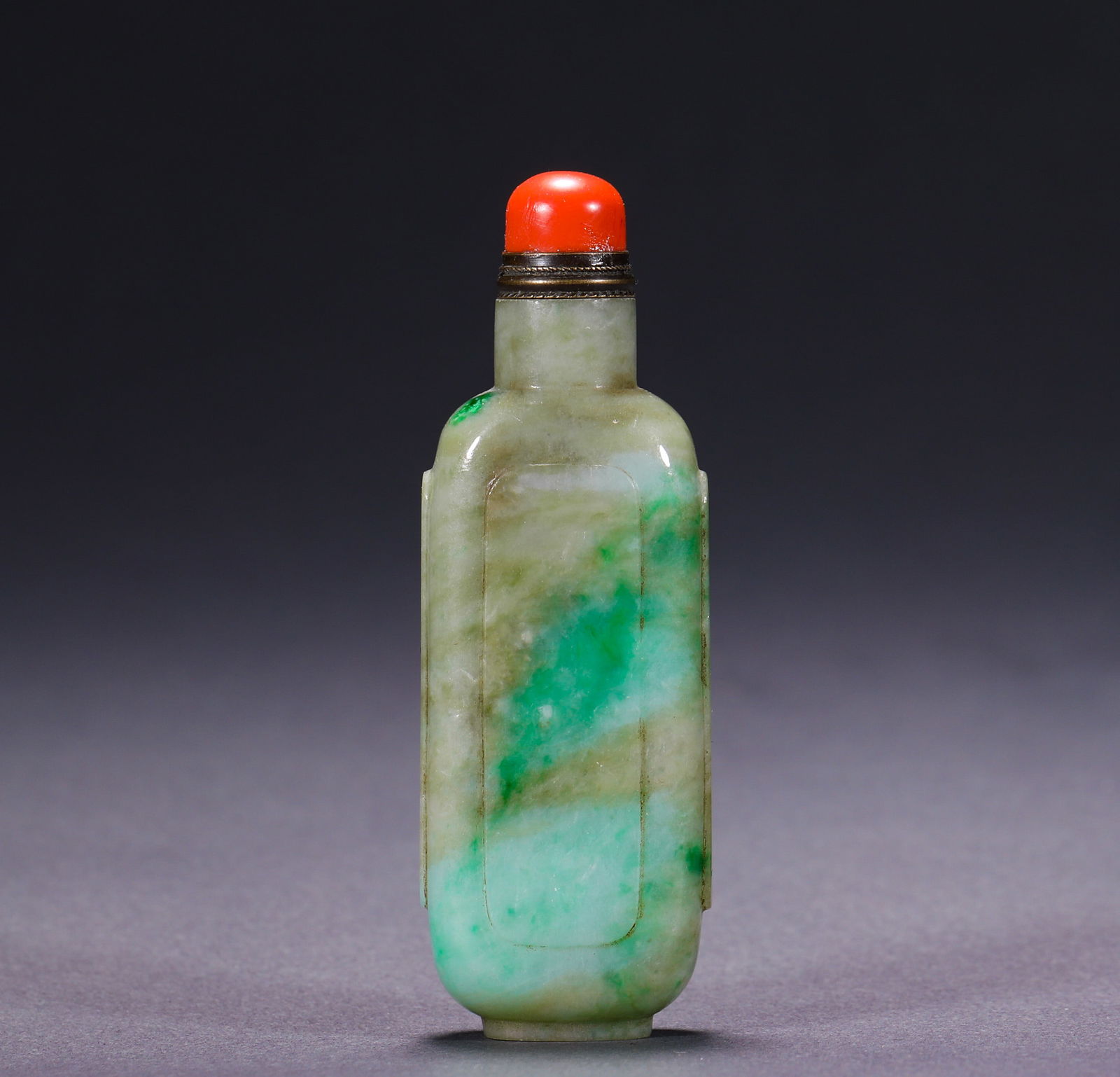 Qing Dynasty jadeite snuff pot (1 of 6)