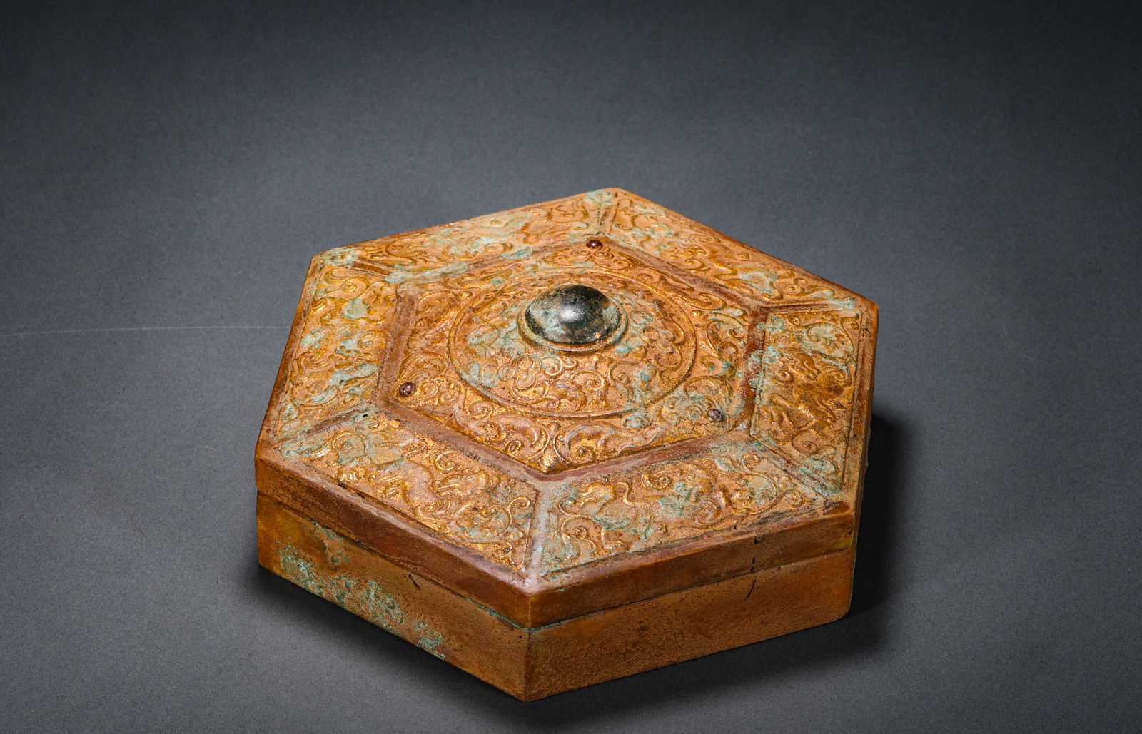 Tang Dynasty Hetian Jade Gilded Relic box (1 of 6)