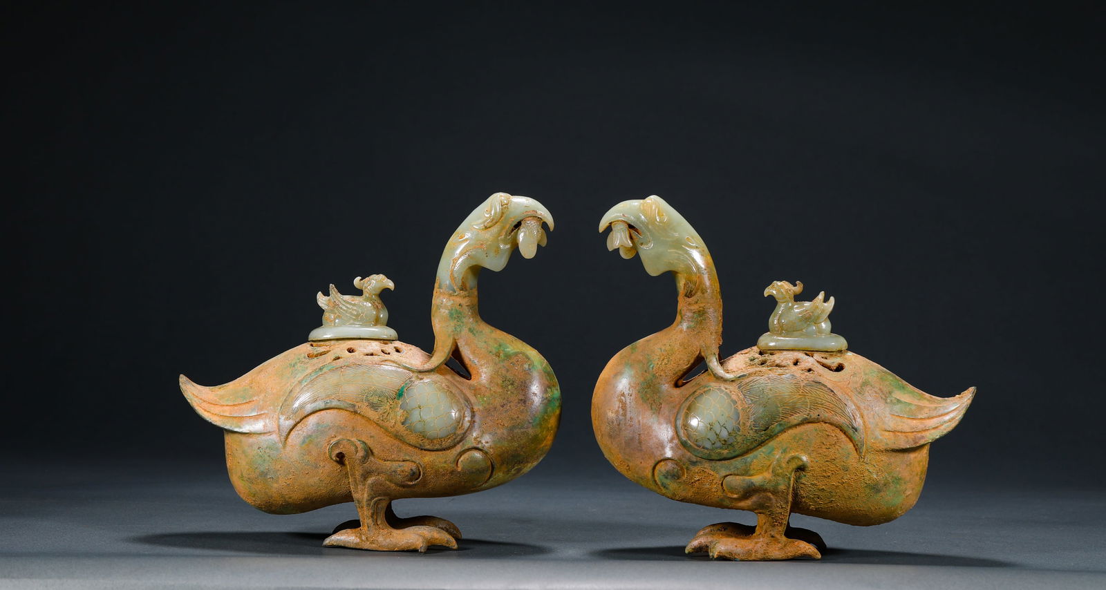 Hetian jade noble incense of the Tang Dynasty: Name Hetian jade noble incense of the Tang Dynasty Dimensions H:16cmW:16.5cmWeight:2050g Condition Additional photographs and condition reports are available upon request as a cou