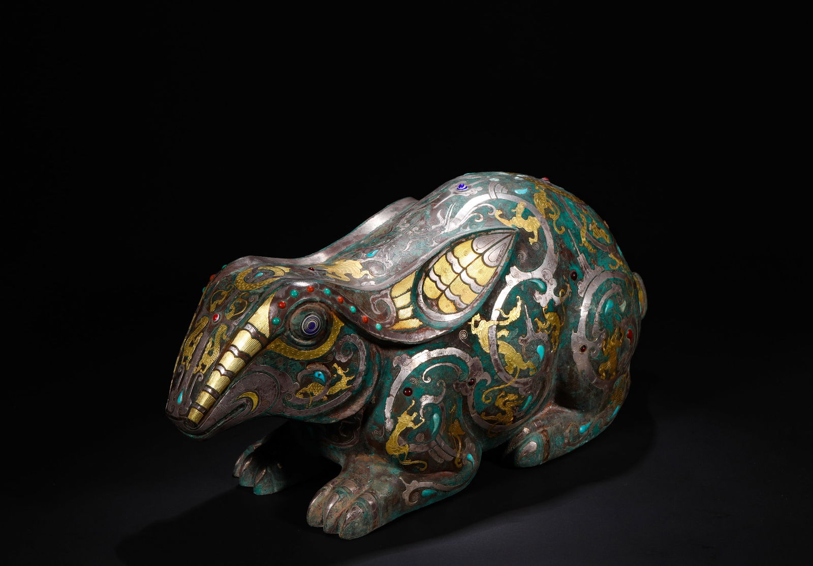 Han Dynasty copper cubed gold and silver auspicious beasts (1 of 12)