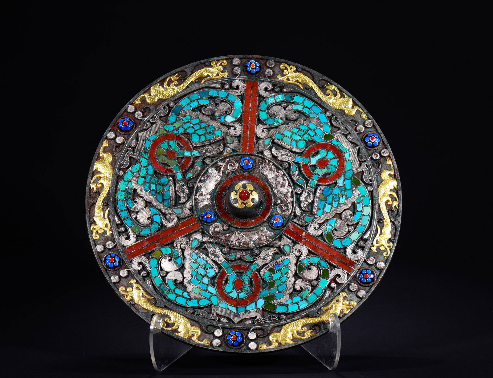 Bronze gilded mirror inlaid with turquoise from the Han Dynasty: Name Bronze gilded mirror inlaid with turquoise from the Han Dynasty Dimensions D:23cmWeight:1480g Condition Additional photographs and condition reports are available upon request as a