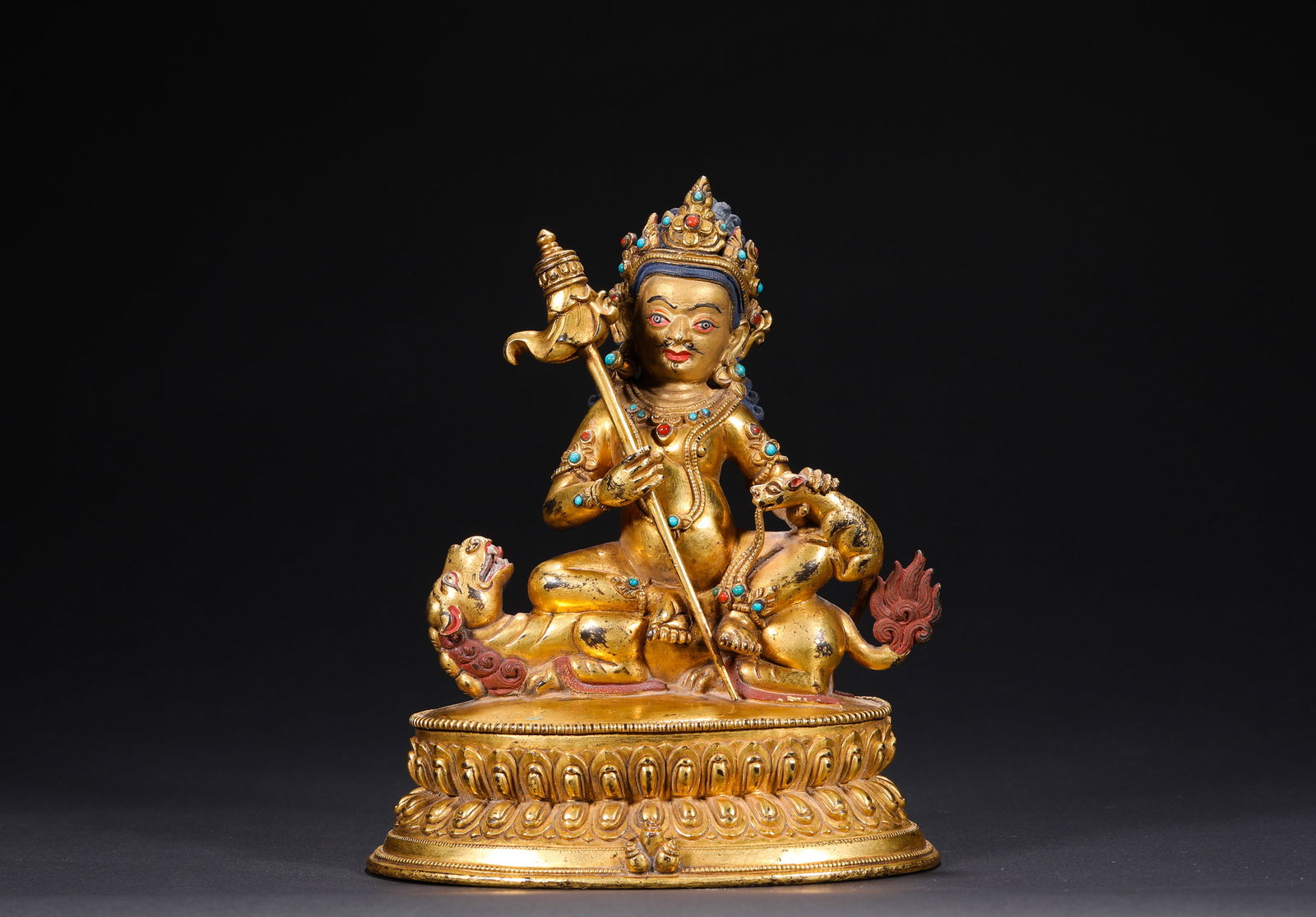 16th-century gilded bronze statue of the King of Treasures: Name 16th-century gilded bronze statue of the King of Treasures Dimensions H:15.5cmW:12cmWeight:840g Condition Additional photographs and condition reports are available upon request as a