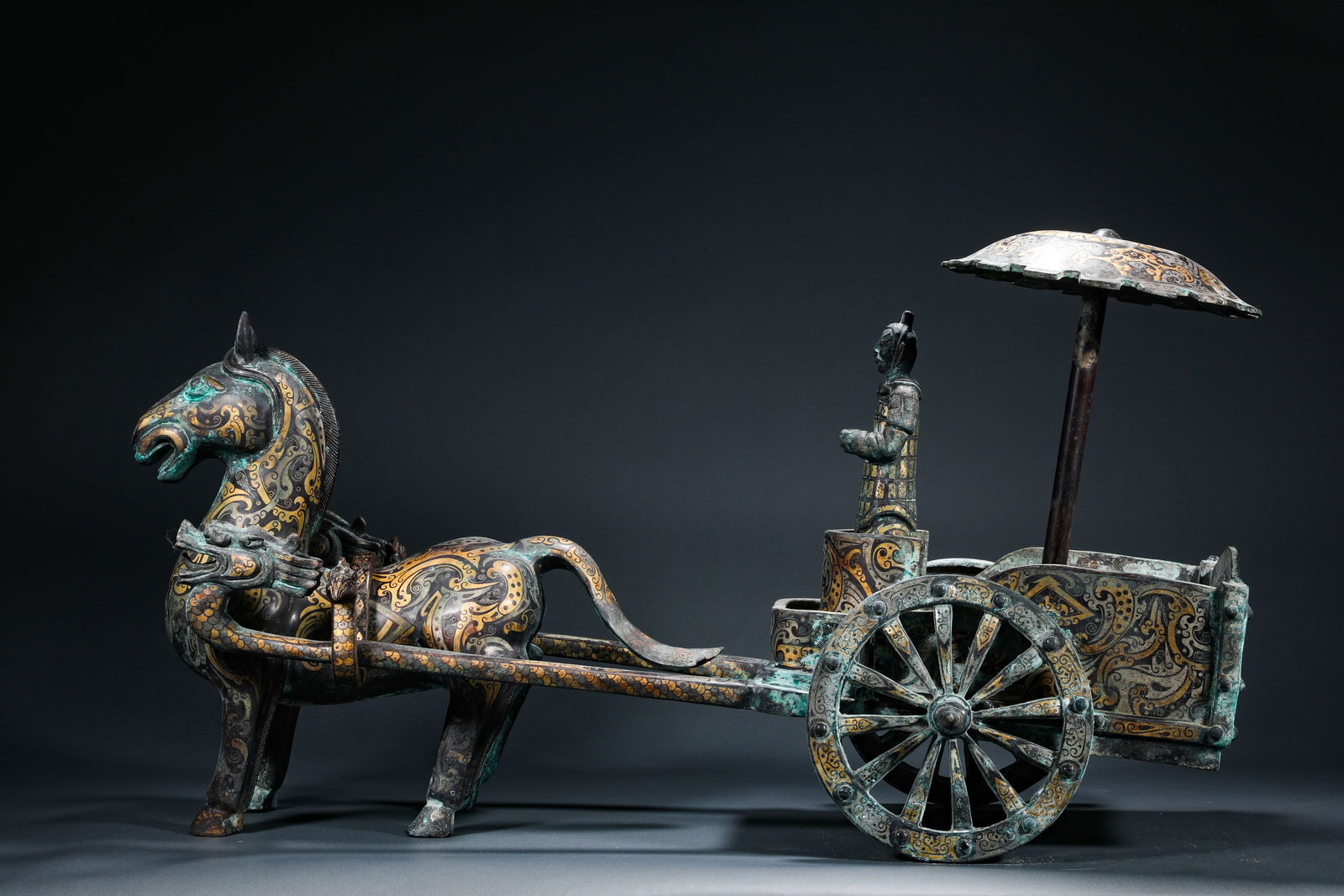 Bronze and silver chariot figures from the Qin Dynasty (1 of 15)
