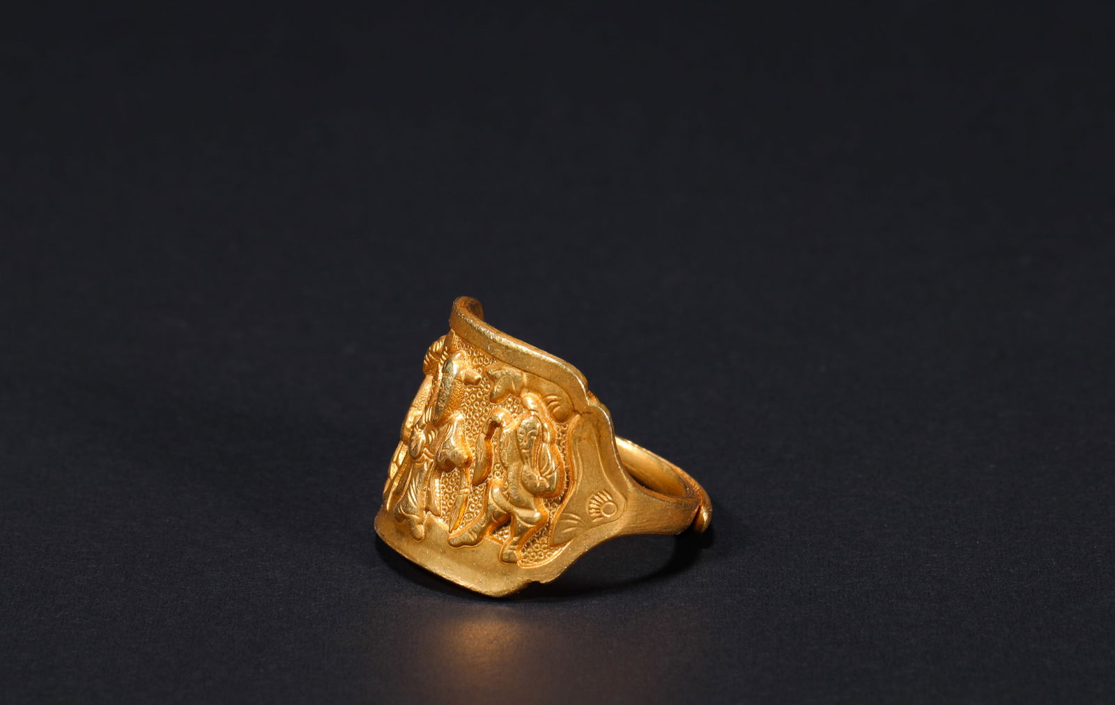 Yuan Dynasty gilded silver ring (1 of 4)