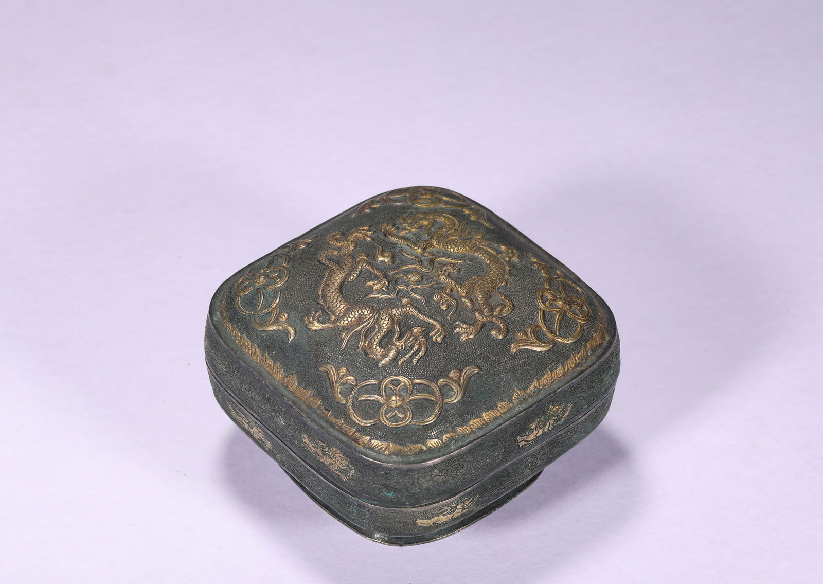 Tang Dynasty silver-gilded seal paste box (1 of 6)