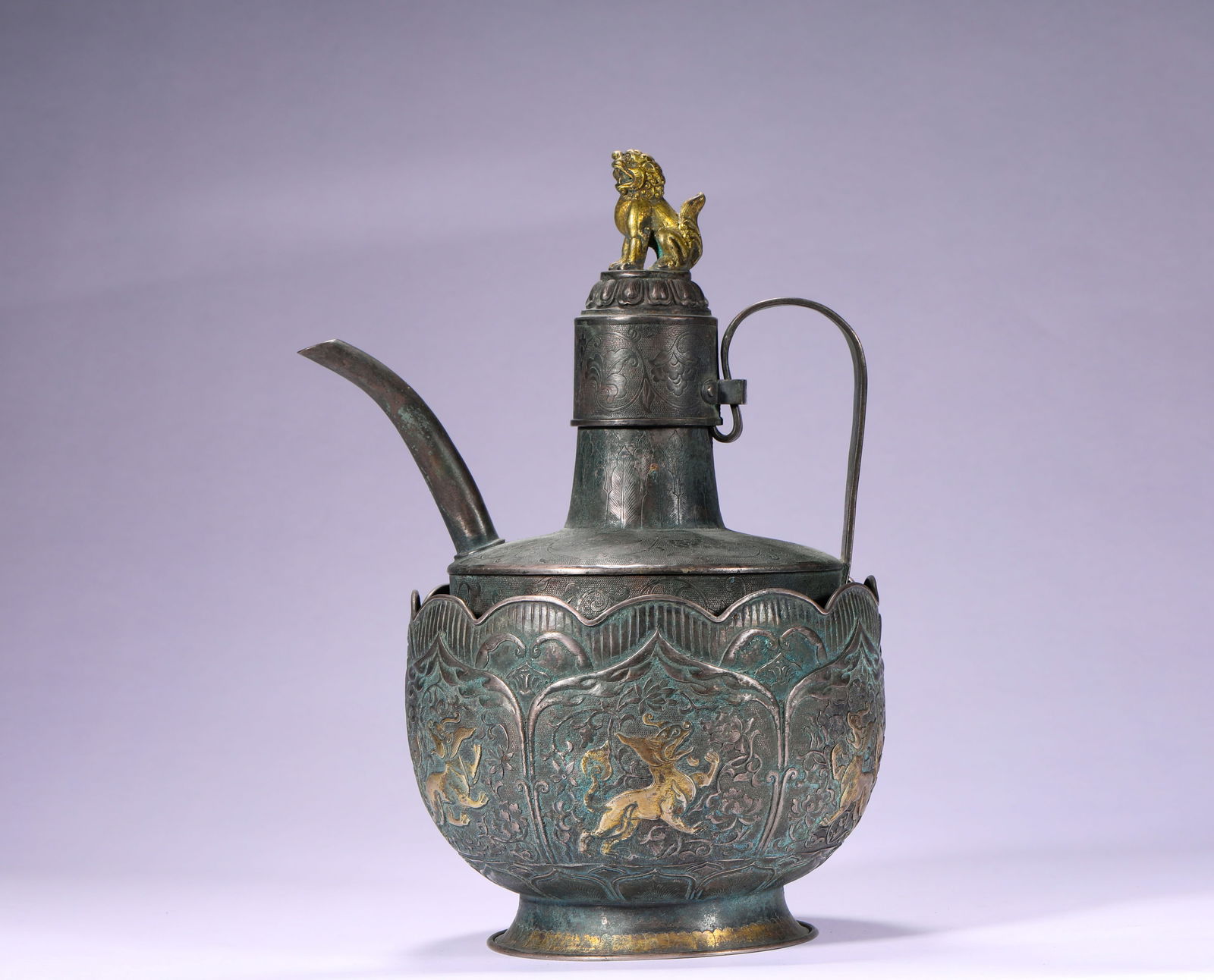 Tang Dynasty silver-gilded wine warming pot (1 of 11)