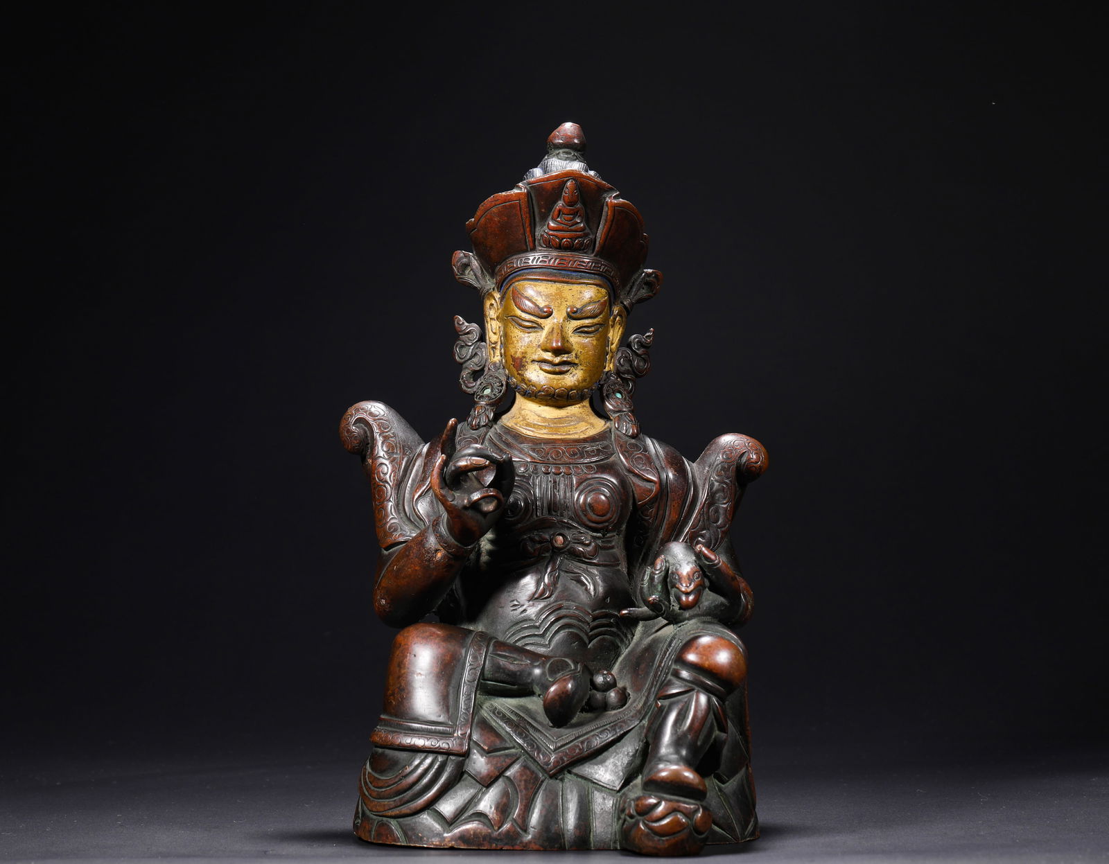 17th-century gilded bronze statue of the God of Wealth (1 of 9)