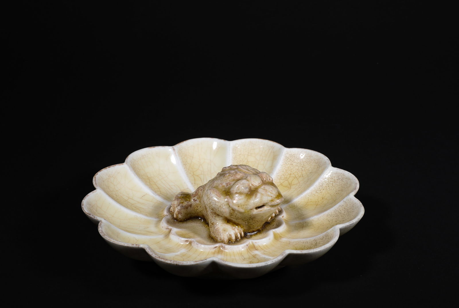 Song Dynasty Longquan Kiln Yellow Glaze Golden Toad Pen Wash (1 of 8)