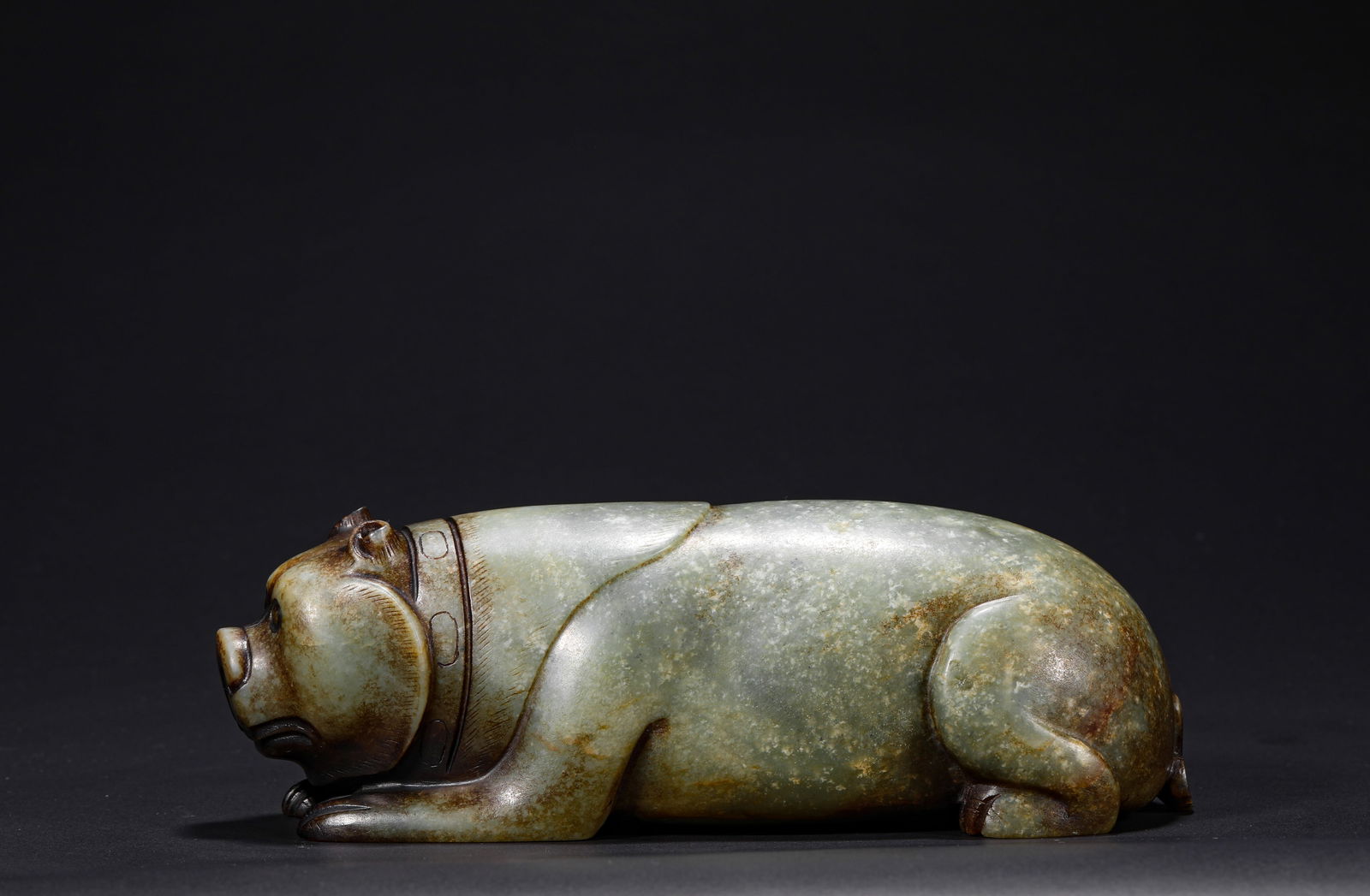 Hetian jade bear of the Han Dynasty (1 of 7)