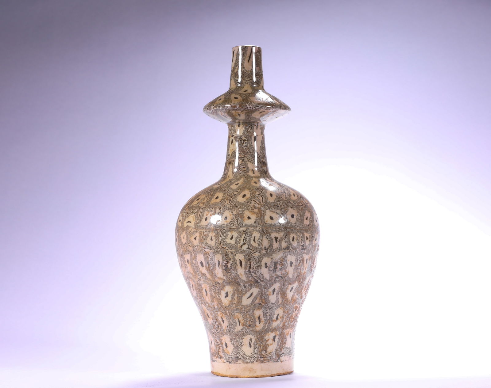 Tang Dynasty twisted vase for appreciation: Name Tang Dynasty twisted vase for appreciation Dimensions H:22cmD9.5cm Condition Additional photographs and condition reports are available upon request as a courtesy to our clie