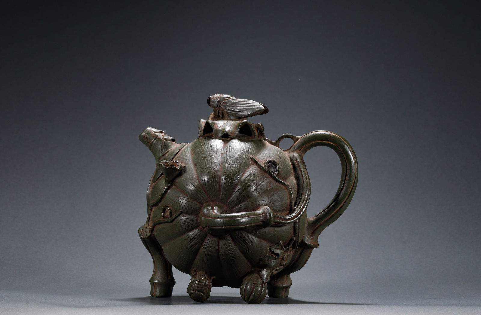 WANG YINXIAN'S FINE PURPLE CLAY TEAPOT: Name WANG YINXIAN'S FINE PURPLE CLAY TEAPOT Dimensions H:14cm W:14cm Condition Additional photographs and condition reports are available upon request as a courtesy to our clients