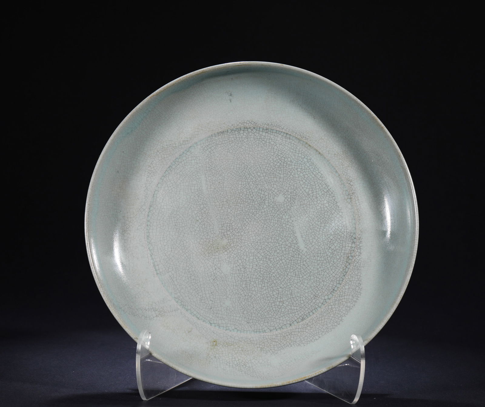 SONG DYNASTY, RU KILN PLATE: Name SONG DYNASTY, RU KILN PLATE Dimensions D:20.3cm Condition Additional photographs and condition reports are available upon request as a courtesy to our clients. Any condition rep