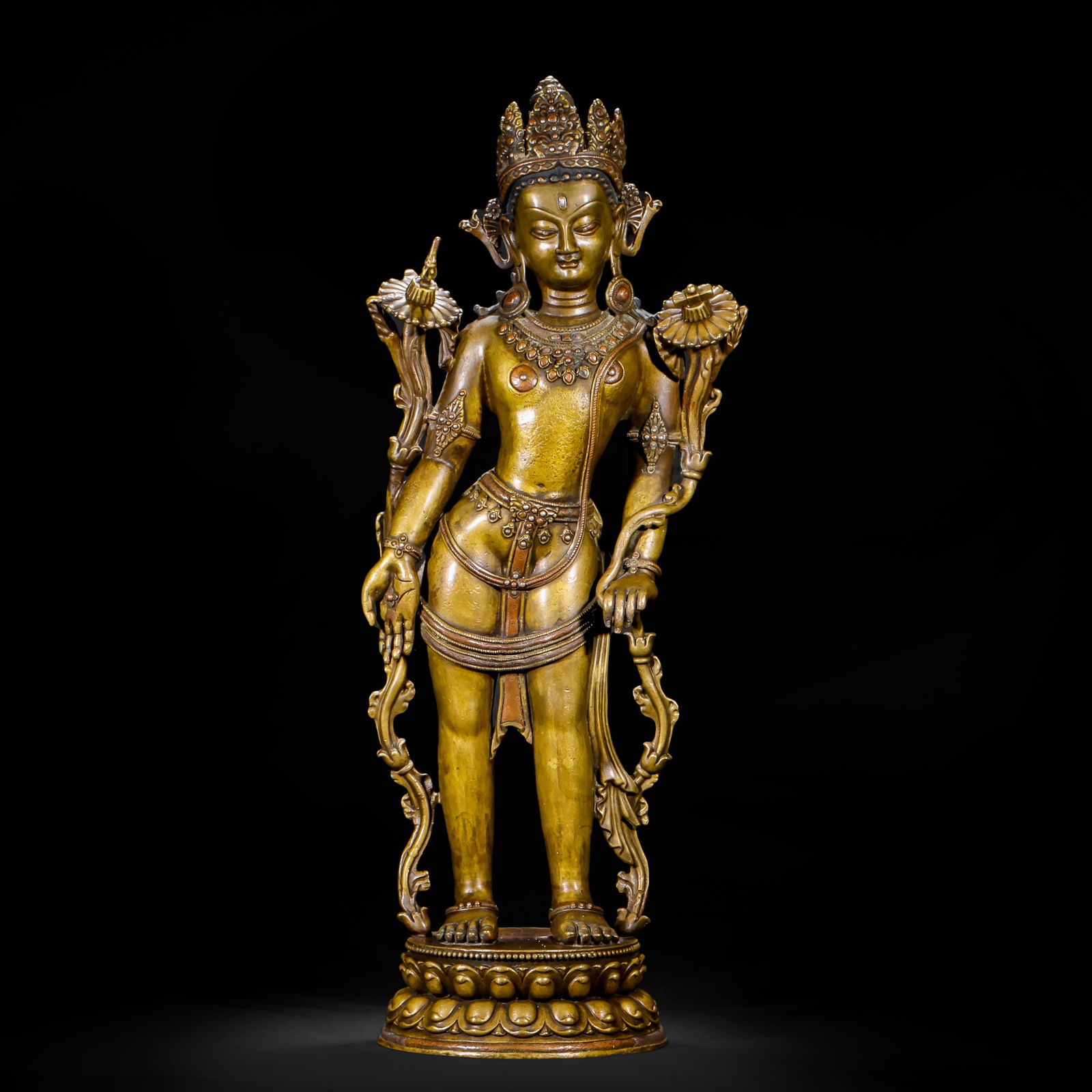 14TH-CENTURY GILDED BRONZE STANDING STATUE OF BODHISATTVA LOTUS HAND: Name 14TH-CENTURY GILDED BRONZE STANDING STATUE OF BODHISATTVA LOTUS HAND Dimensions H:55cm W:21cm Weight7600g This is a special large coin (or "hu??qi??n", a type of non-circulation coin) from the Ta