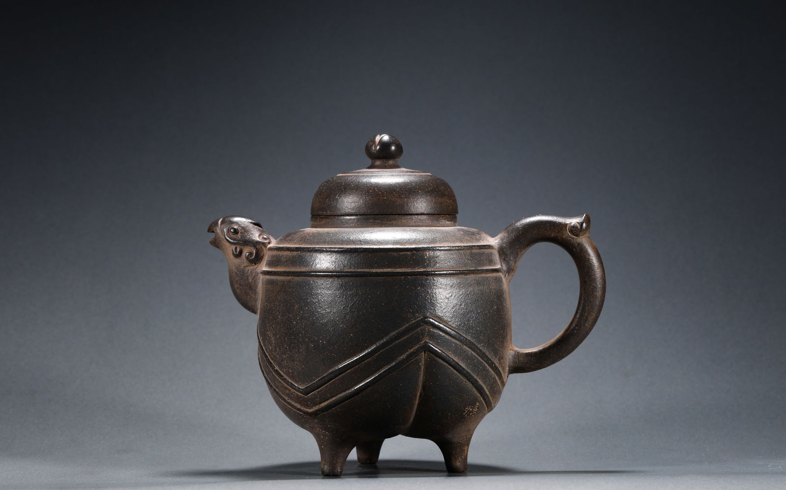 MING DYNASTY, SHI PENG'S FINE PURPLE CLAY TEAPOT (1 of 8)