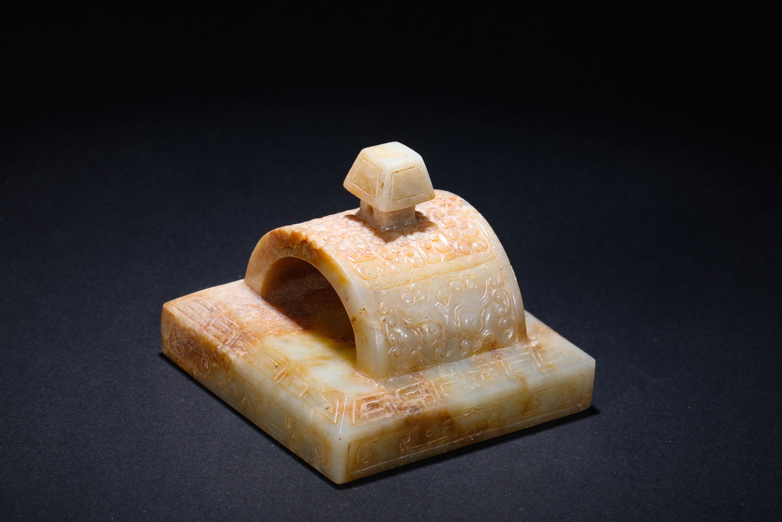 HETIAN JADE SEAL FROM THE WARRING STATES PERIOD (1 of 7)