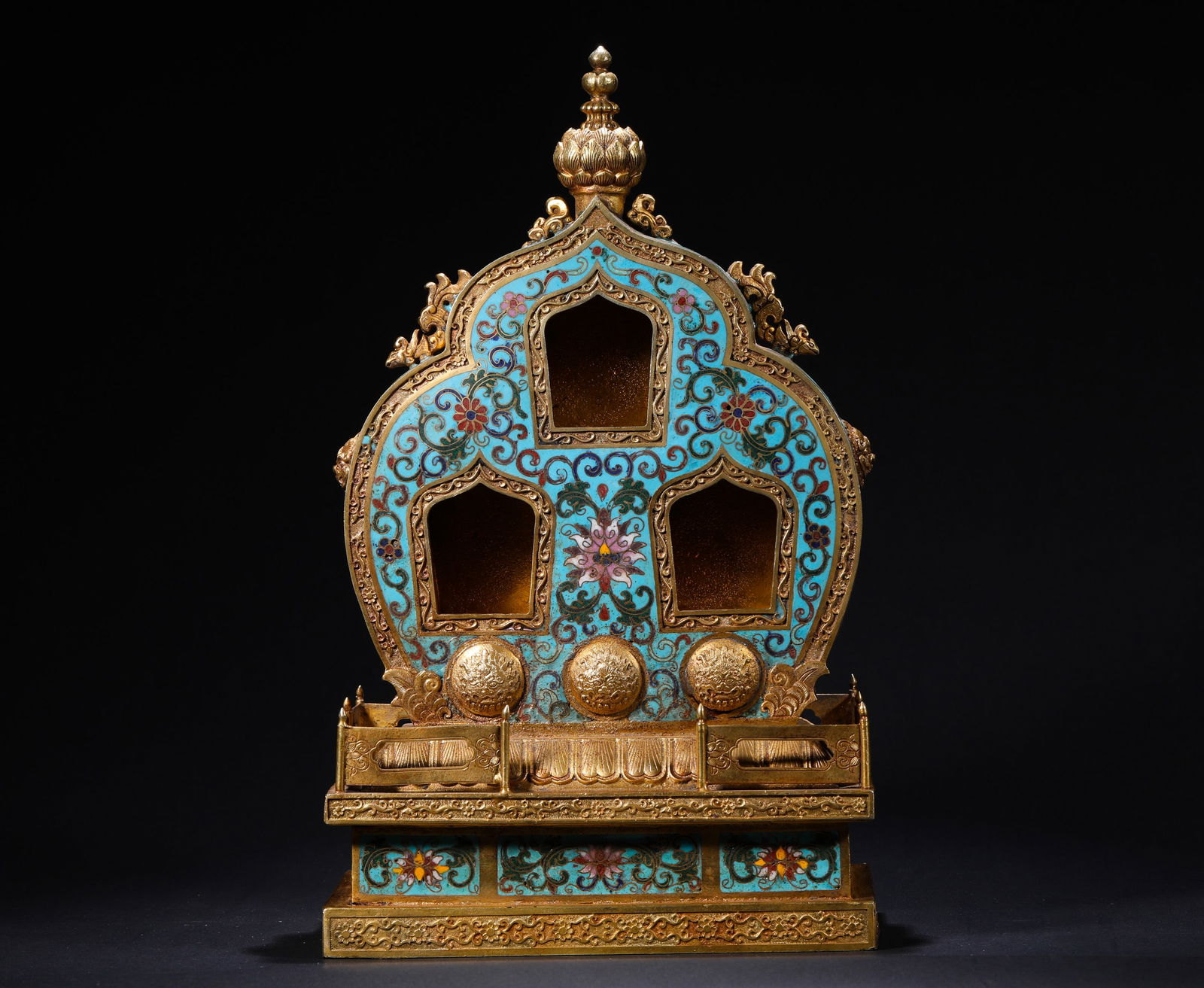 QING DYNASTY, GILDED COPPER CLOISONNE NICHES: Name QING DYNASTY, GILDED COPPER CLOISONNE NICHES Dimensions H:28cm W:17.8cm Weight:2570g Condition Additional photographs and condition reports are available upon request as a co