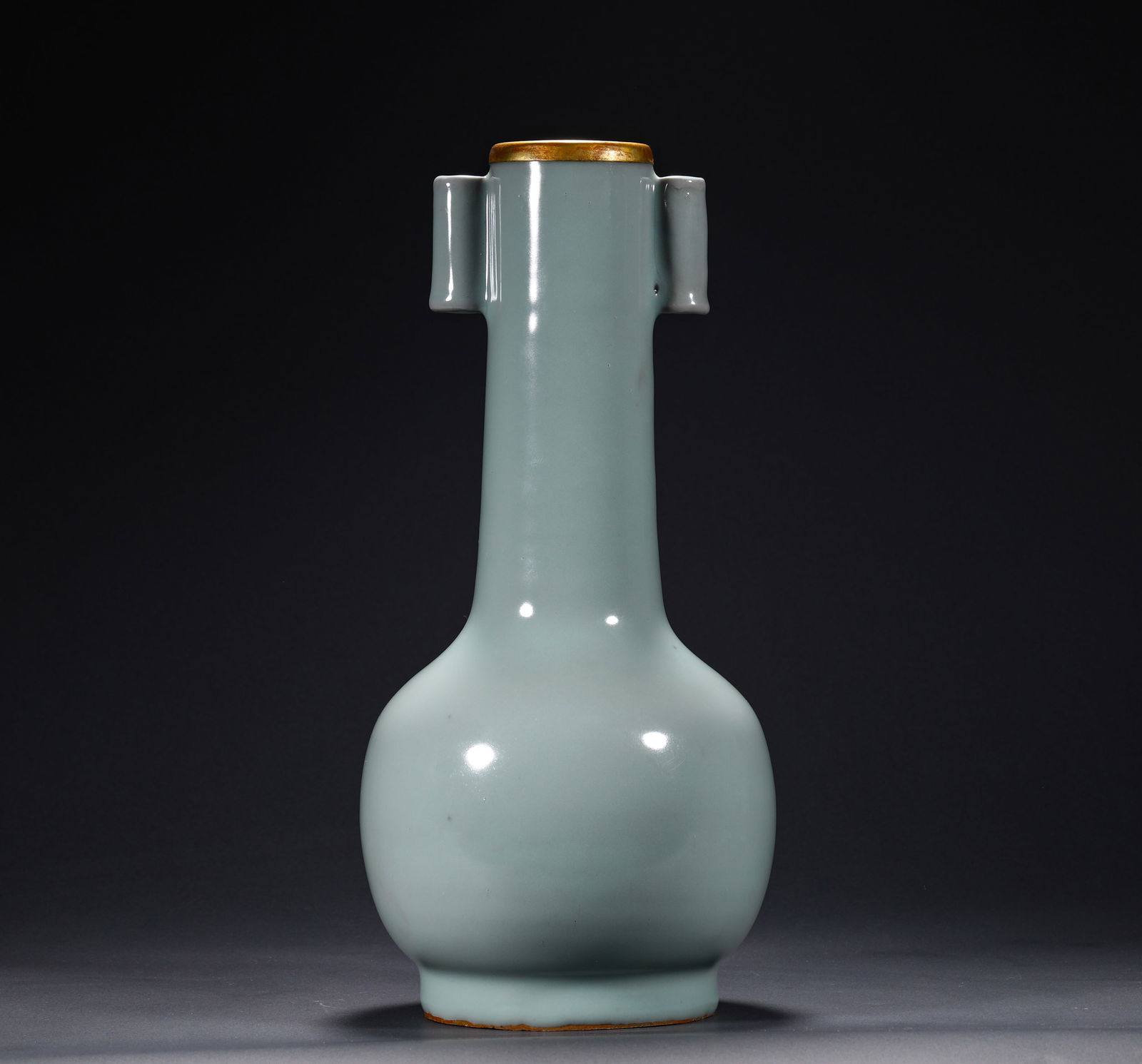 SONG DYNASTY, LONGQUAN KILN VASE APPRECIATION: Name SONG DYNASTY, LONGQUAN KILN VASE APPRECIATION Dimensions H:26cmD:12cm Condition Additional photographs and condition reports are available upon request as a courtesy to our cli