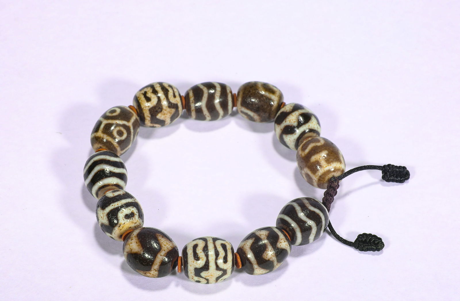 TANG DYNASTY, DALO PATTERN SKY BEAD BRACELET: Name TANG DYNASTY, DALO PATTERN SKY BEAD BRACELET Dimensions D:1.7cm Weight:70g Condition Additional photographs and condition reports are available upon request as a courtesy to o
